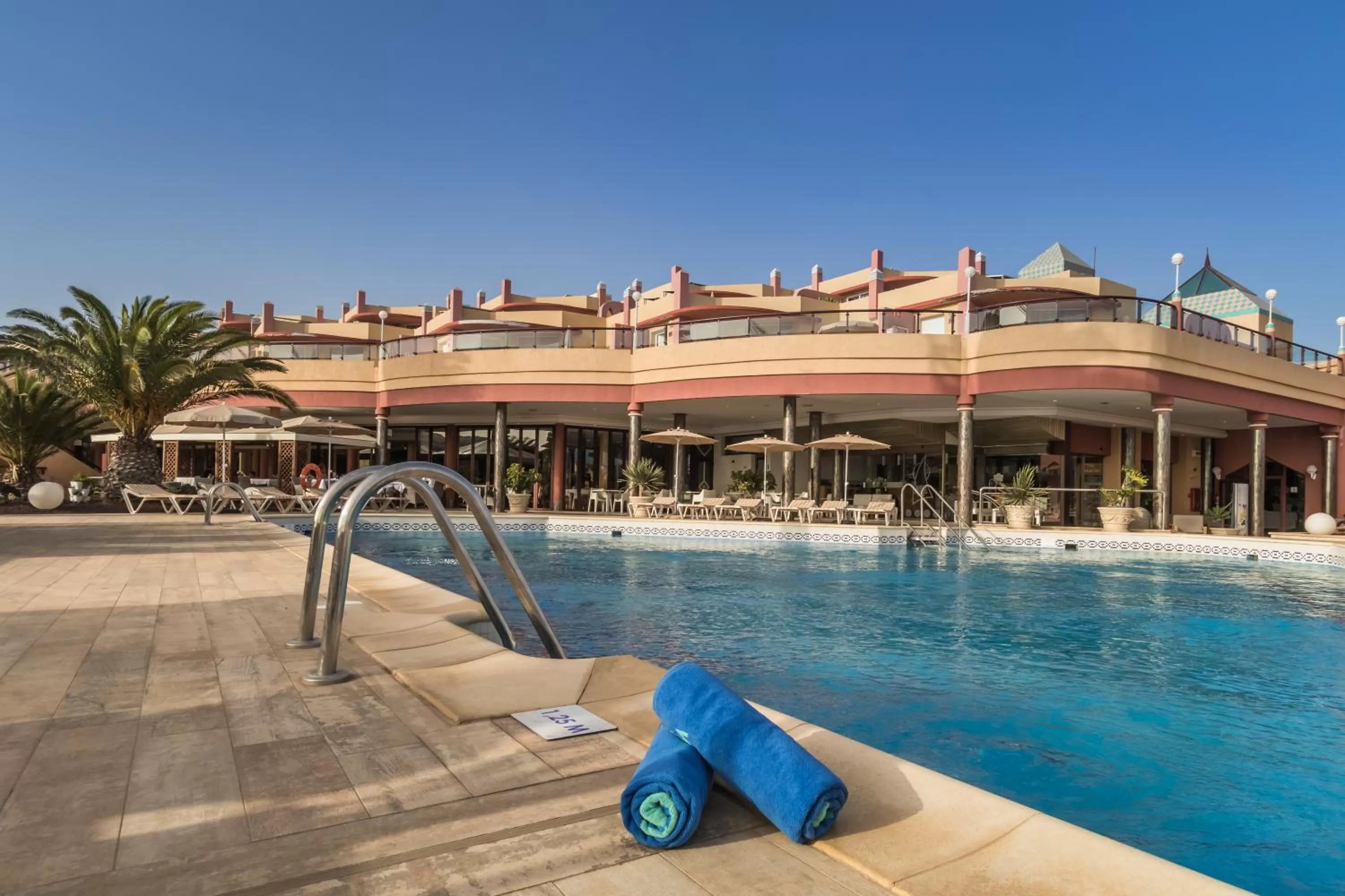 Swimming pool in Hotel Esmeralda Maris by LIVVO