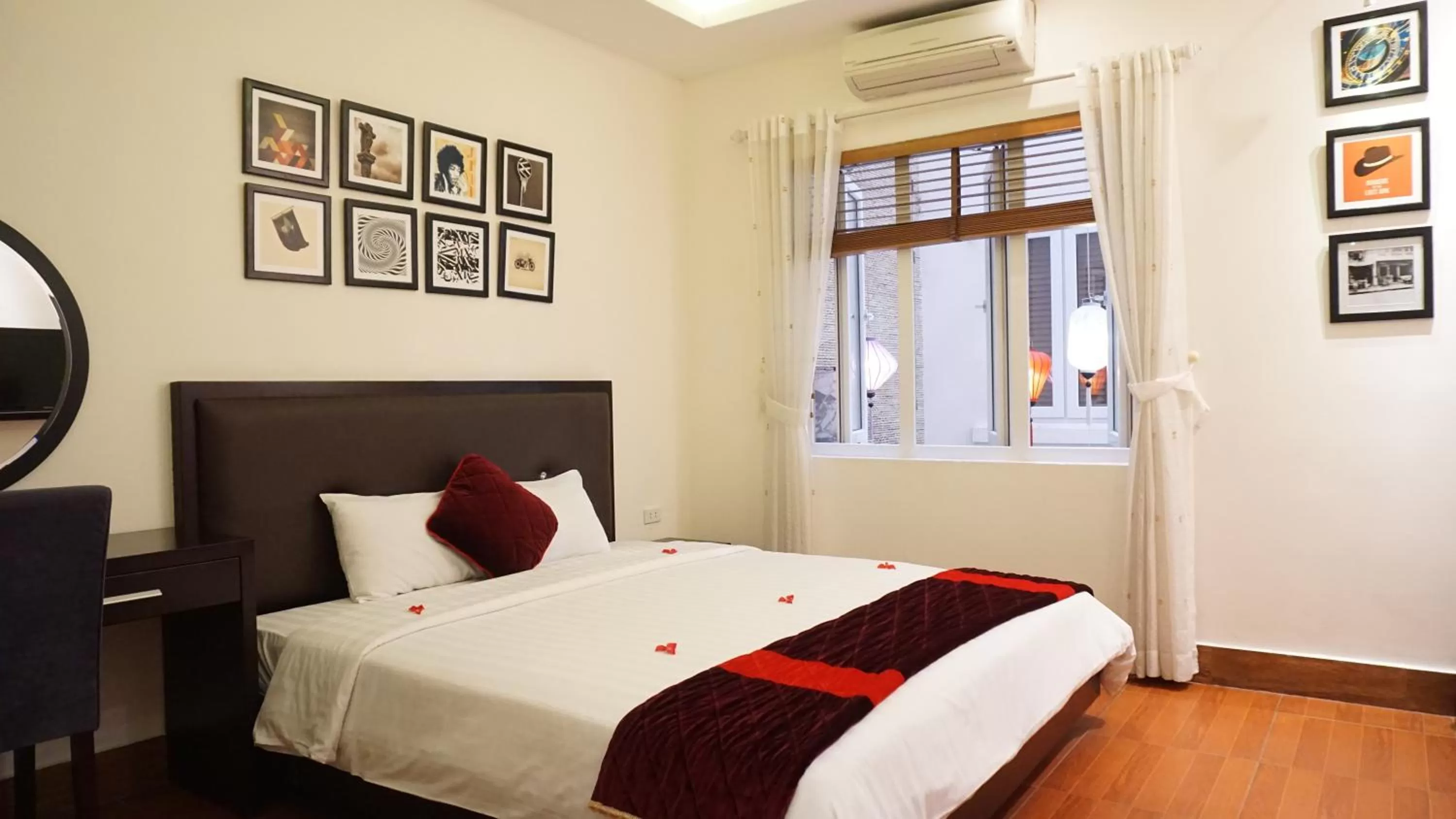 Photo of the whole room, Bed in Hanoian Central Hotel & Spa