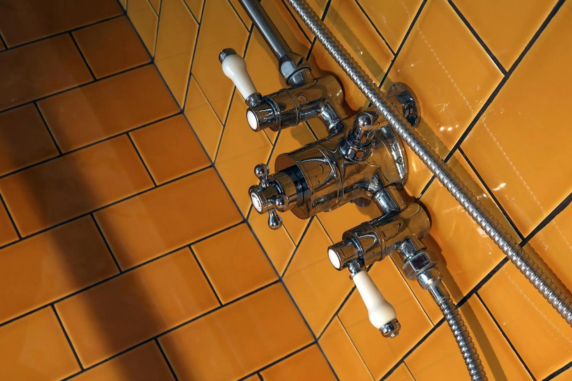 Shower in The Southern Belle