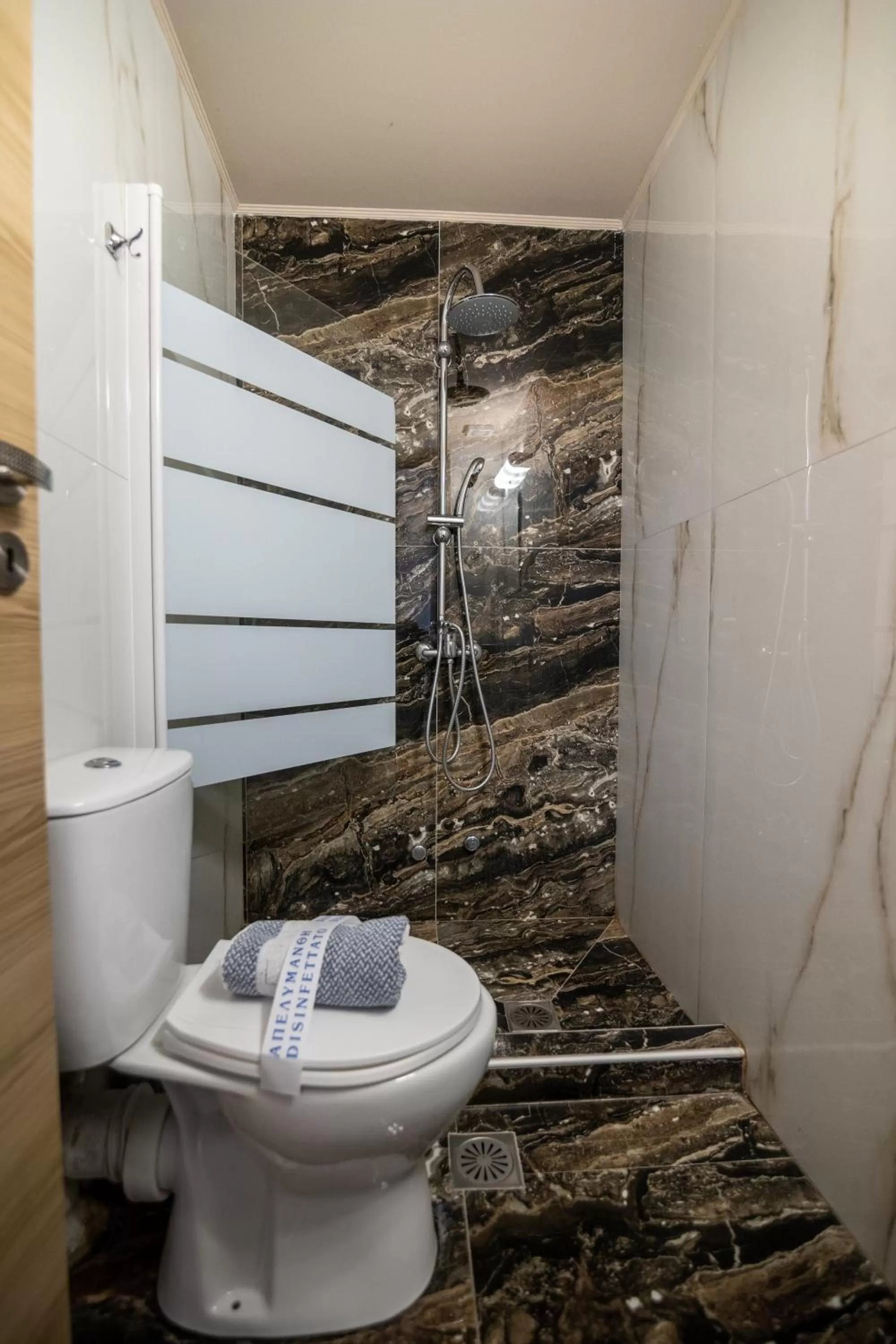 Shower in Votsalakia Hotel & Luxury Apartments