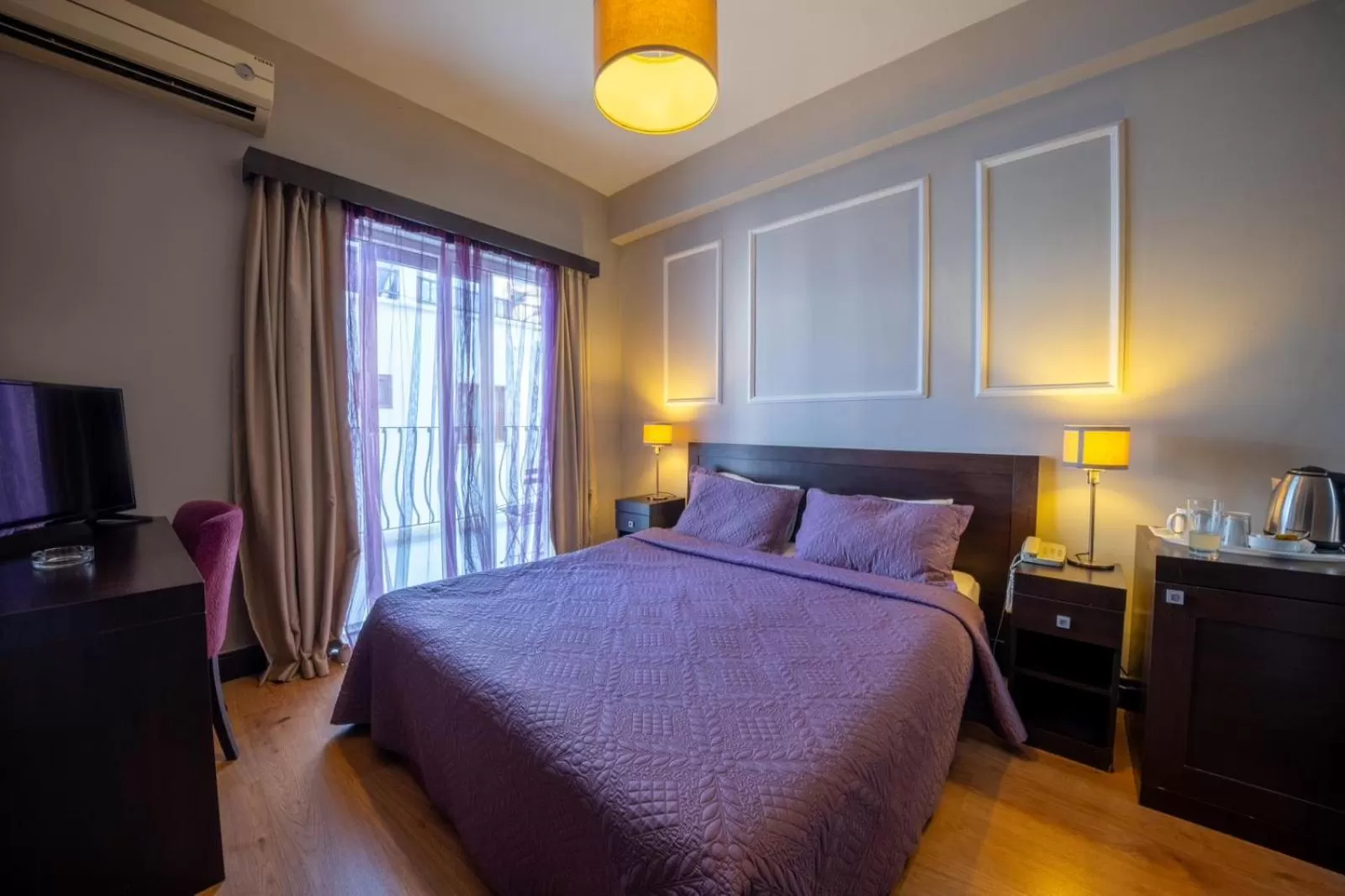 Bed in Kyrenia British Harbour Hotel