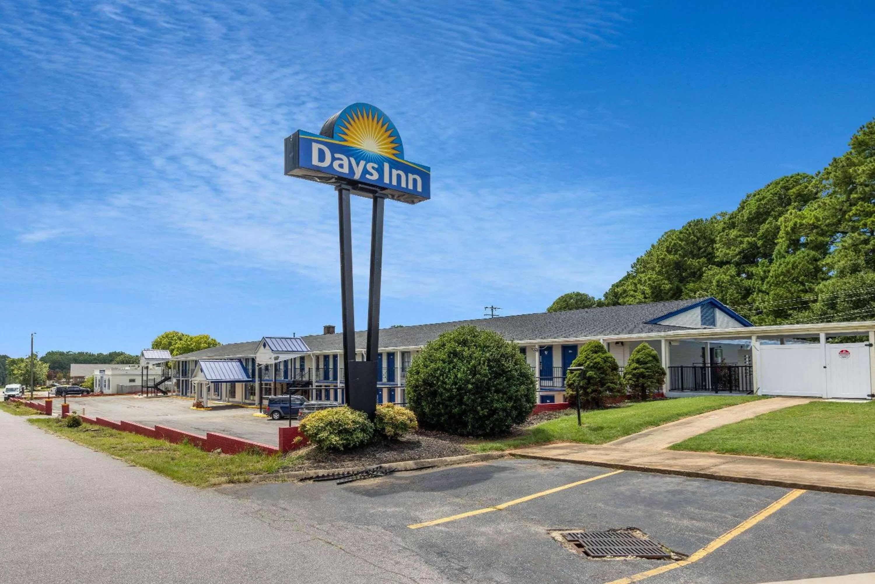 Property building in Days Inn by Wyndham Lincolnton