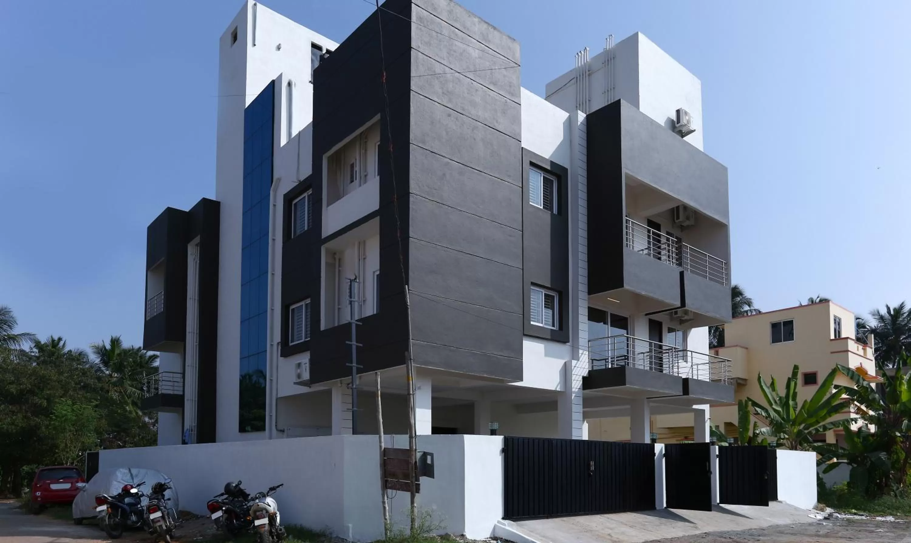 Facade/entrance in Treebo Hi Line Apartments Kalapatti