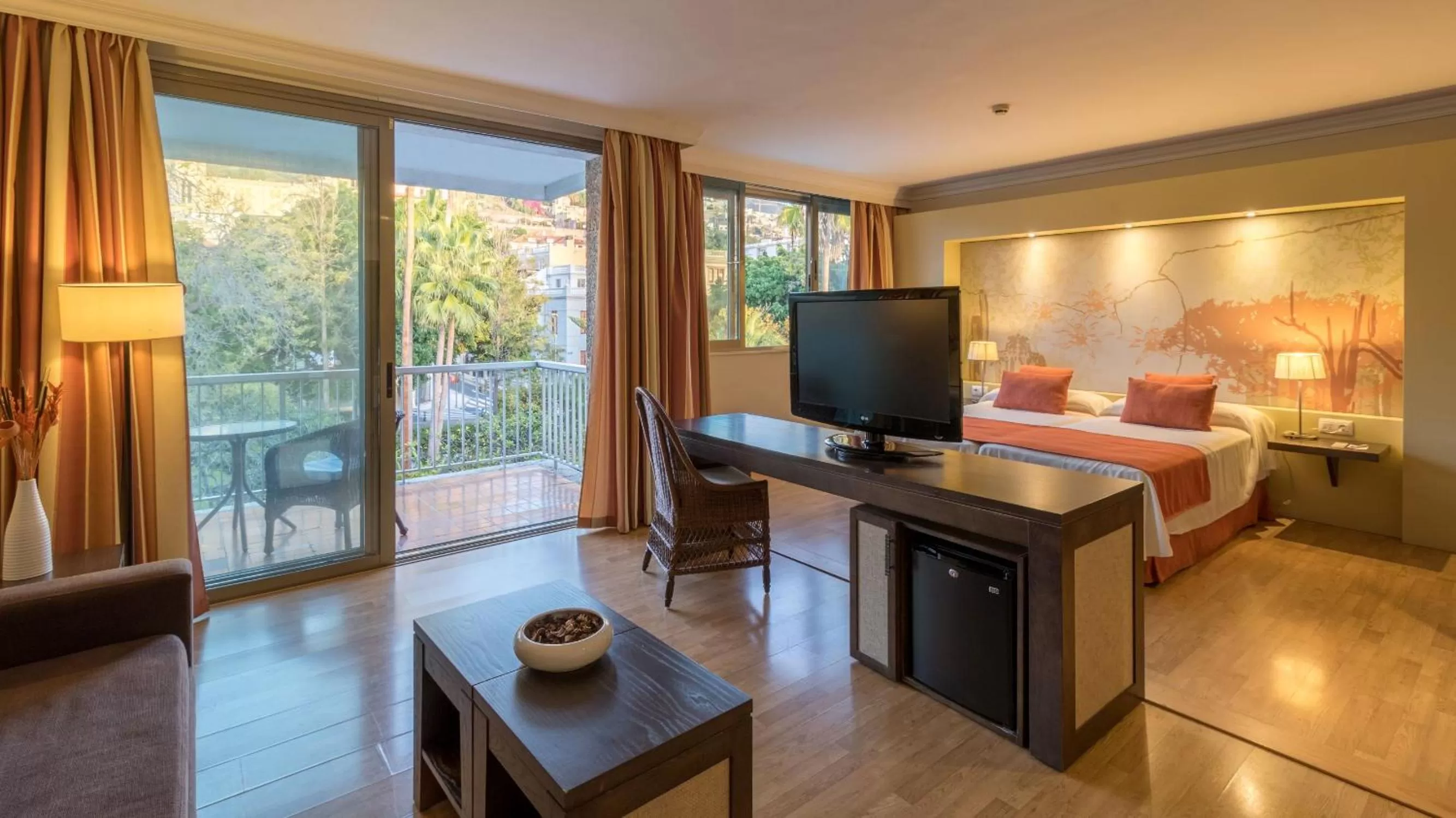 Photo of the whole room, Bed in Hotel Colon Rambla