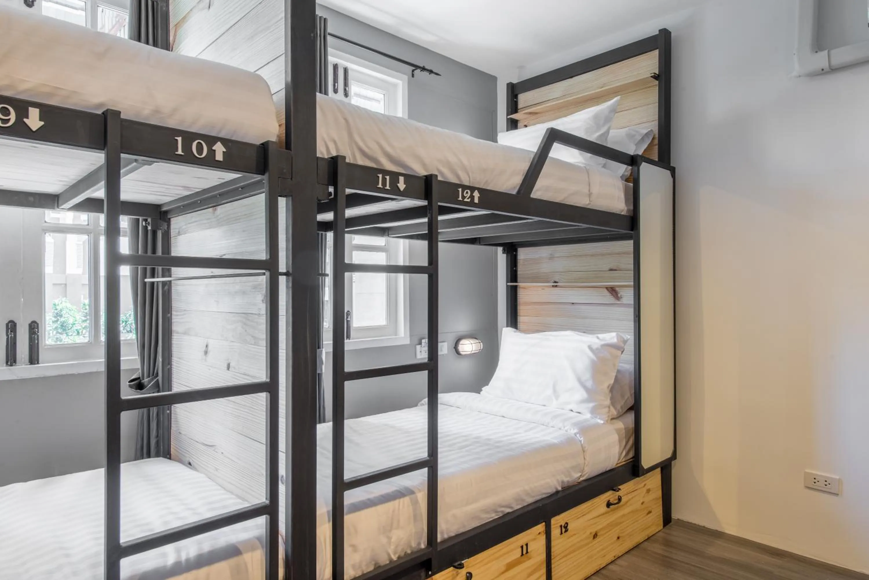 bunk bed, Bed in X9Hostel