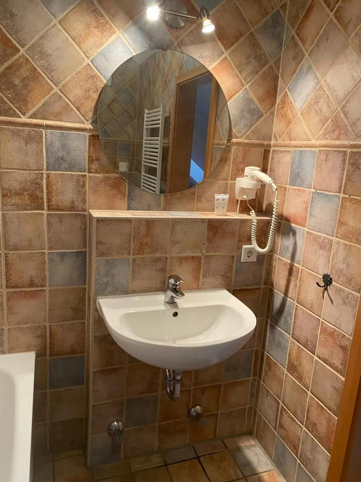 Bathroom in Vintage Hotel Köln Pulheim - Kostenlose Parkplätze