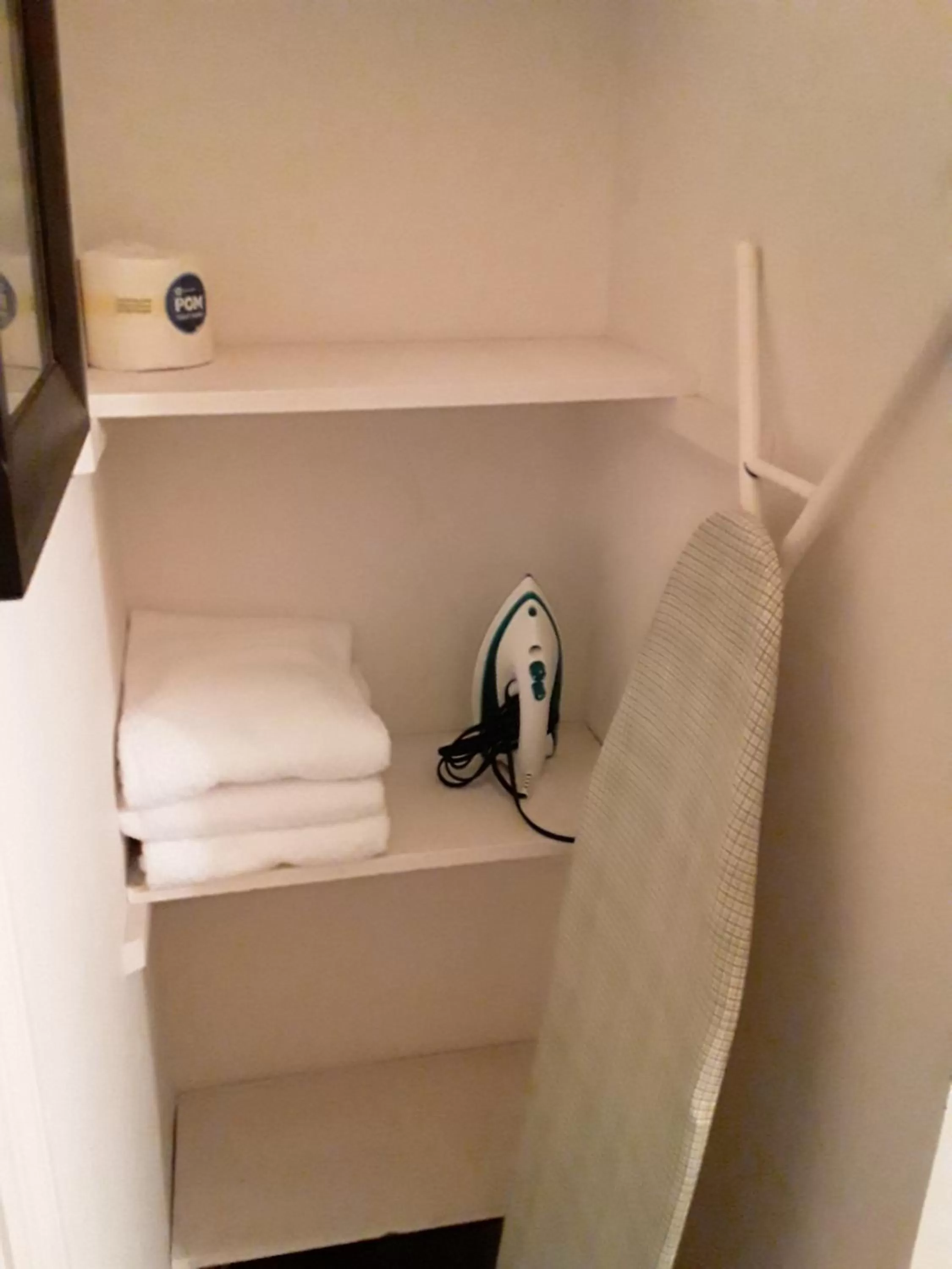 furniture, Bathroom in Hall Place B&B