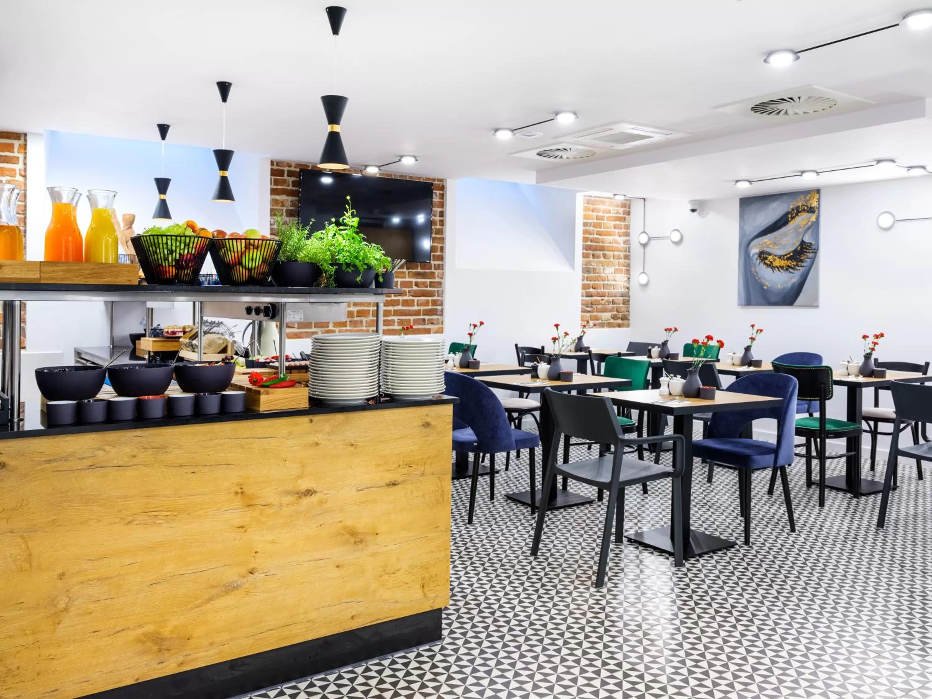 Restaurant/places to eat in Hotel Wawel Queen