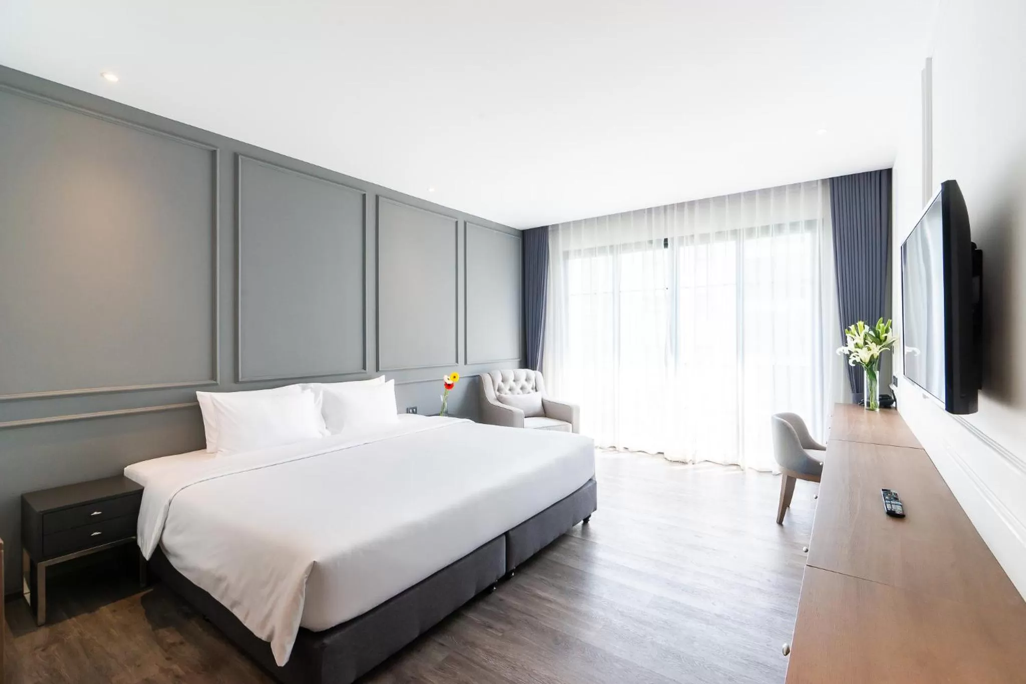 Bedroom, Bed in One Patio Hotel Pattaya - SHA Extra Plus