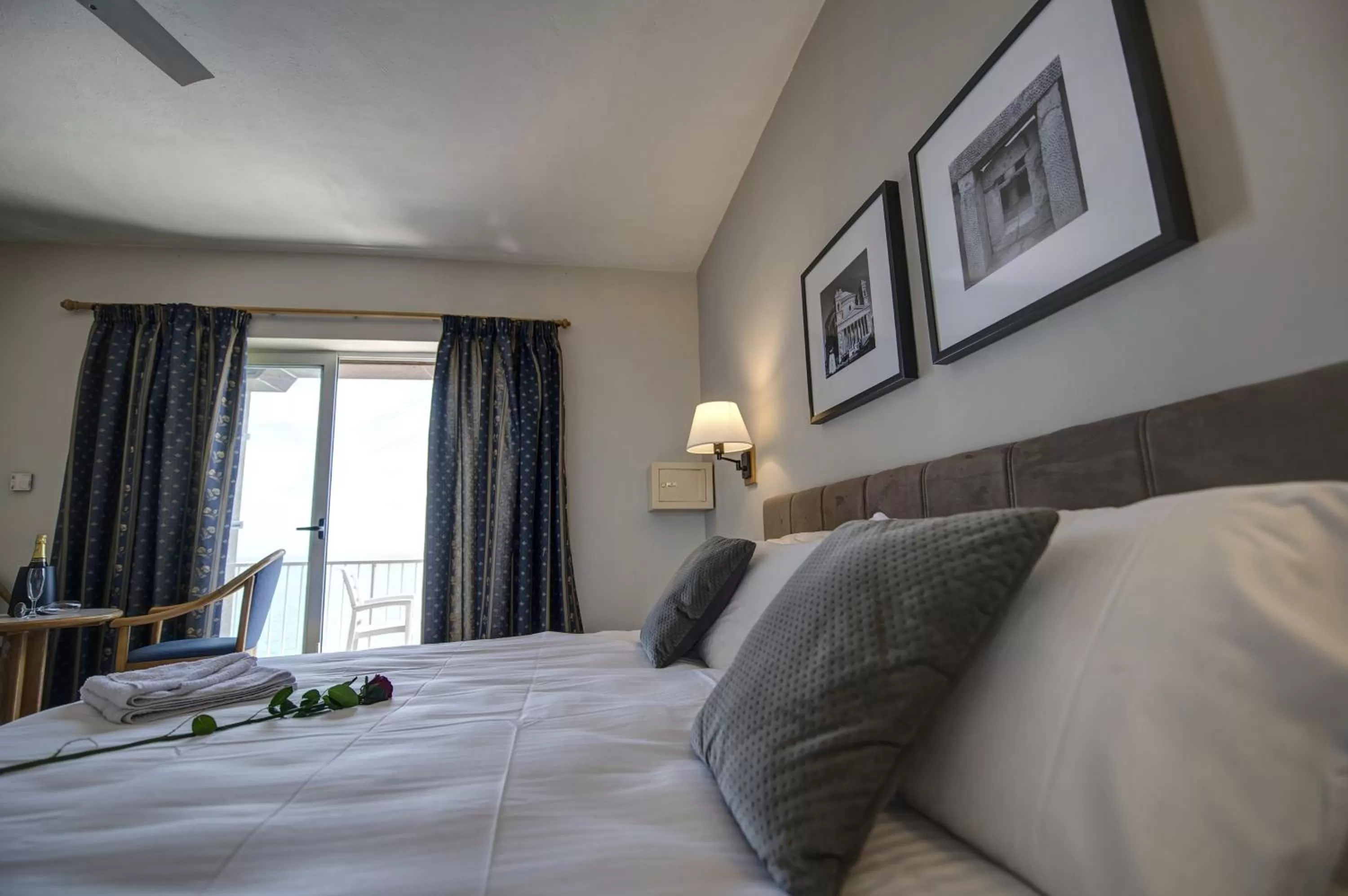 Photo of the whole room, Bed in Sliema Chalet Hotel