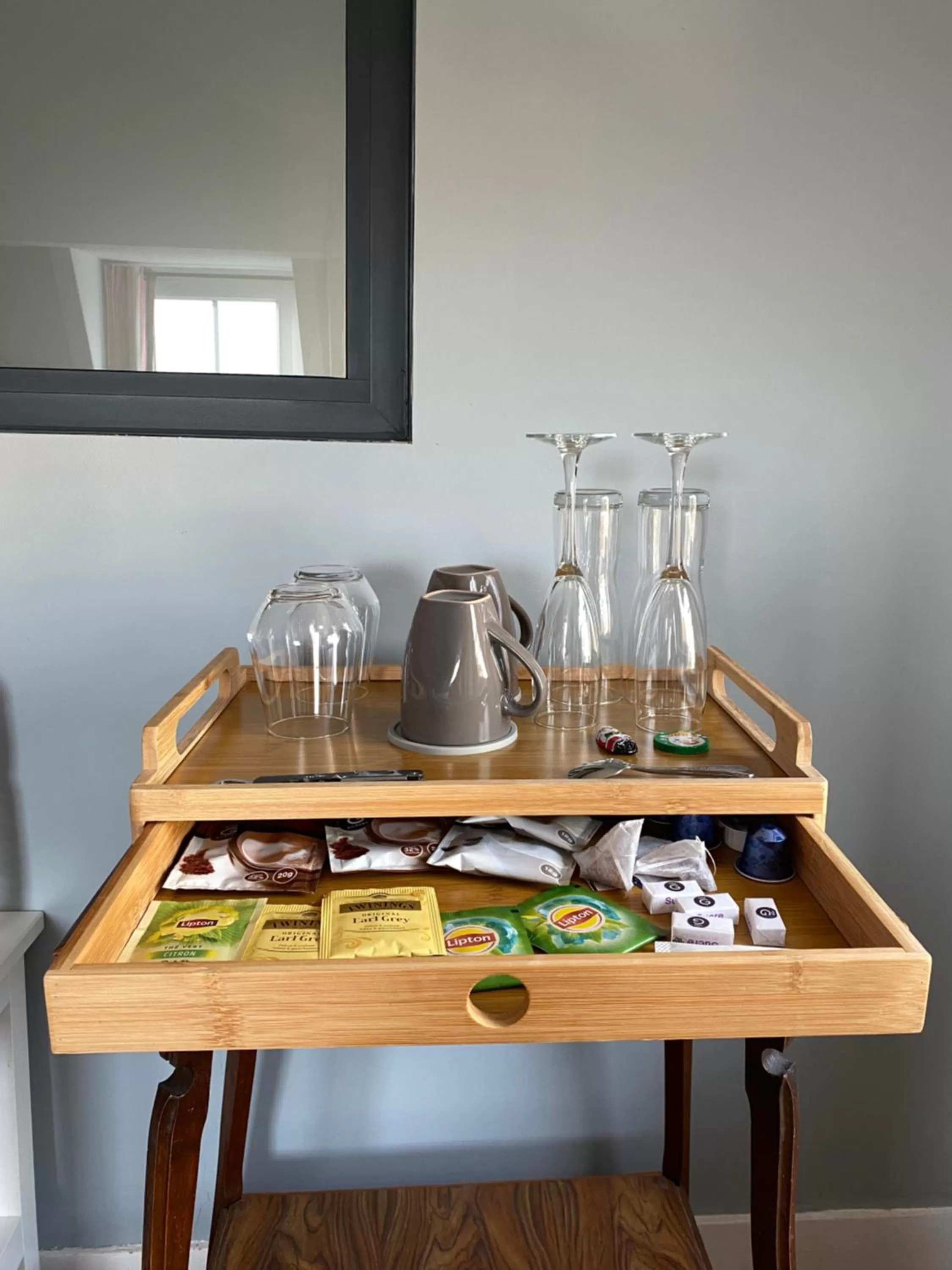 Coffee/tea facilities in Chambres d'Hôtes Au coin du spa