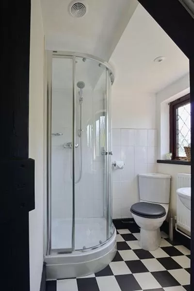 Bathroom in The Stag's Head Inn