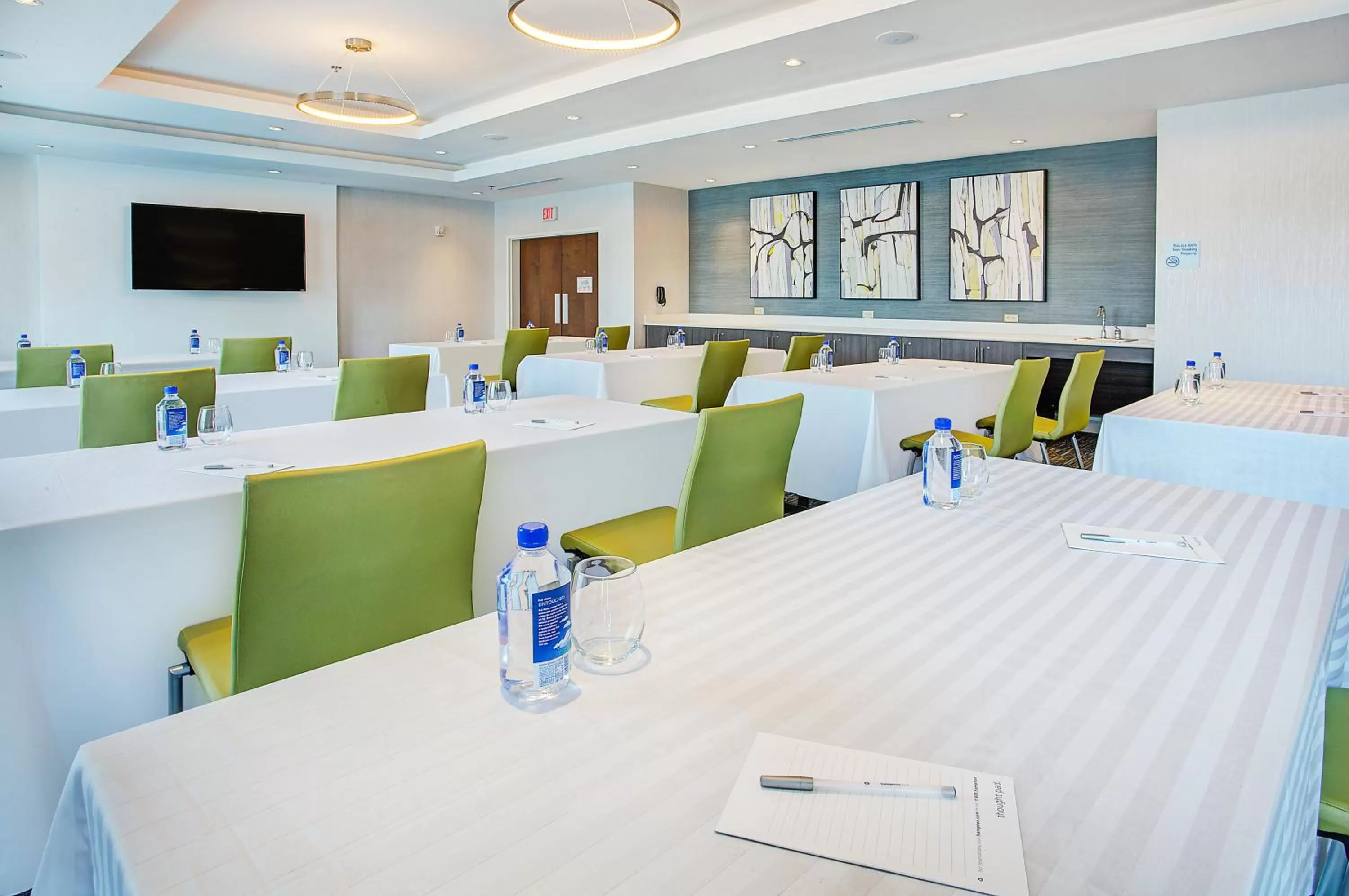 Meeting/conference room in Holiday Inn Express & Suites Covington by IHG