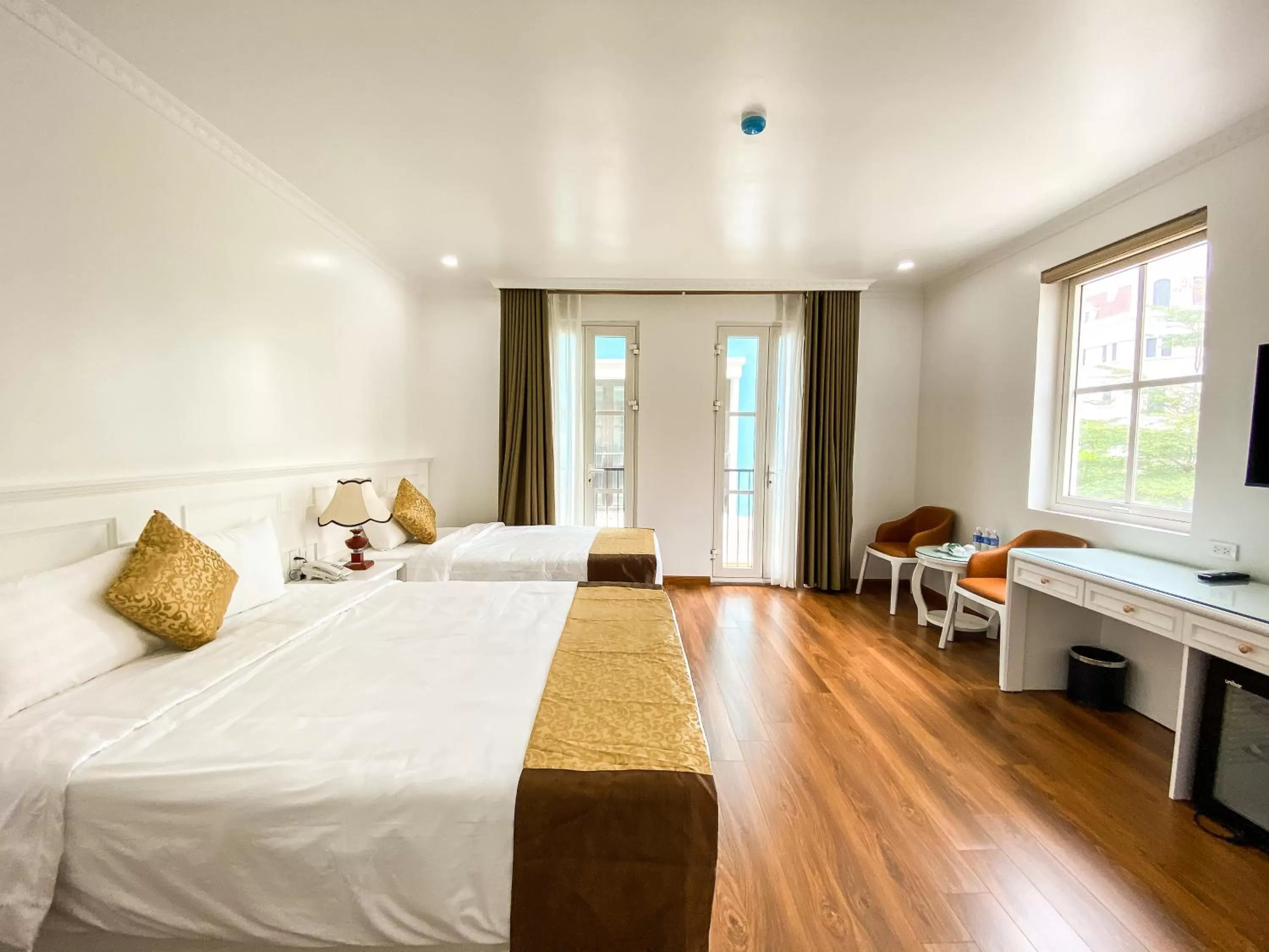 Photo of the whole room in Khách sạn Time Lotus Hạ Long