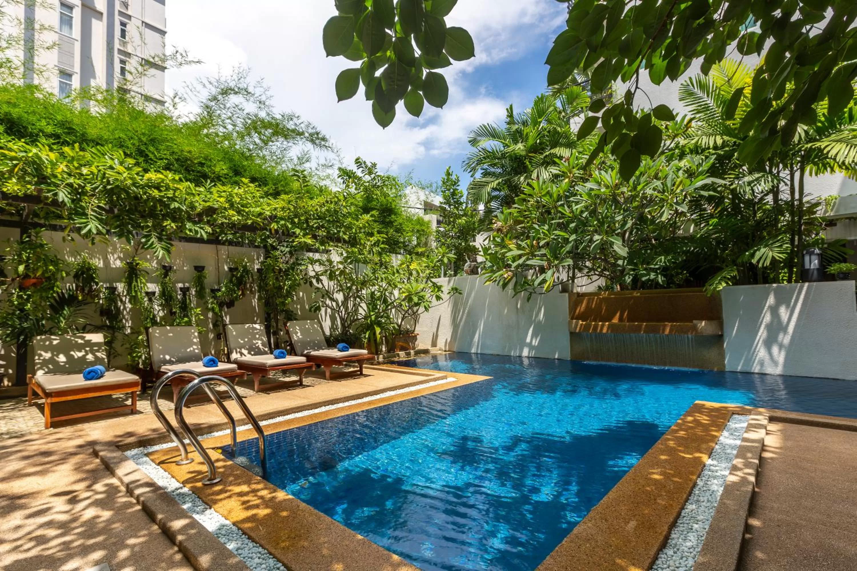 Swimming Pool in Sovanna Hotel