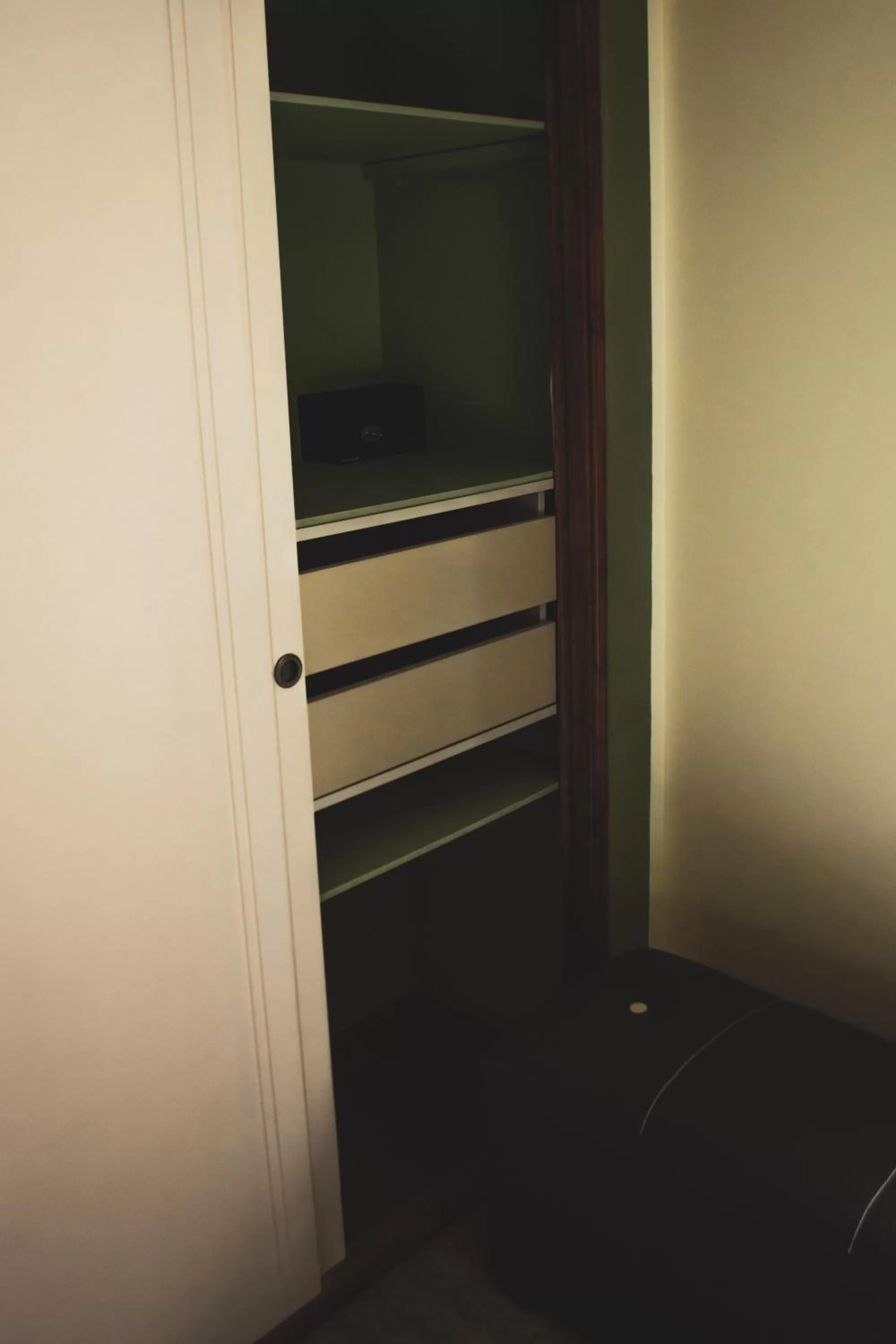 wardrobe in Hosteria Foike