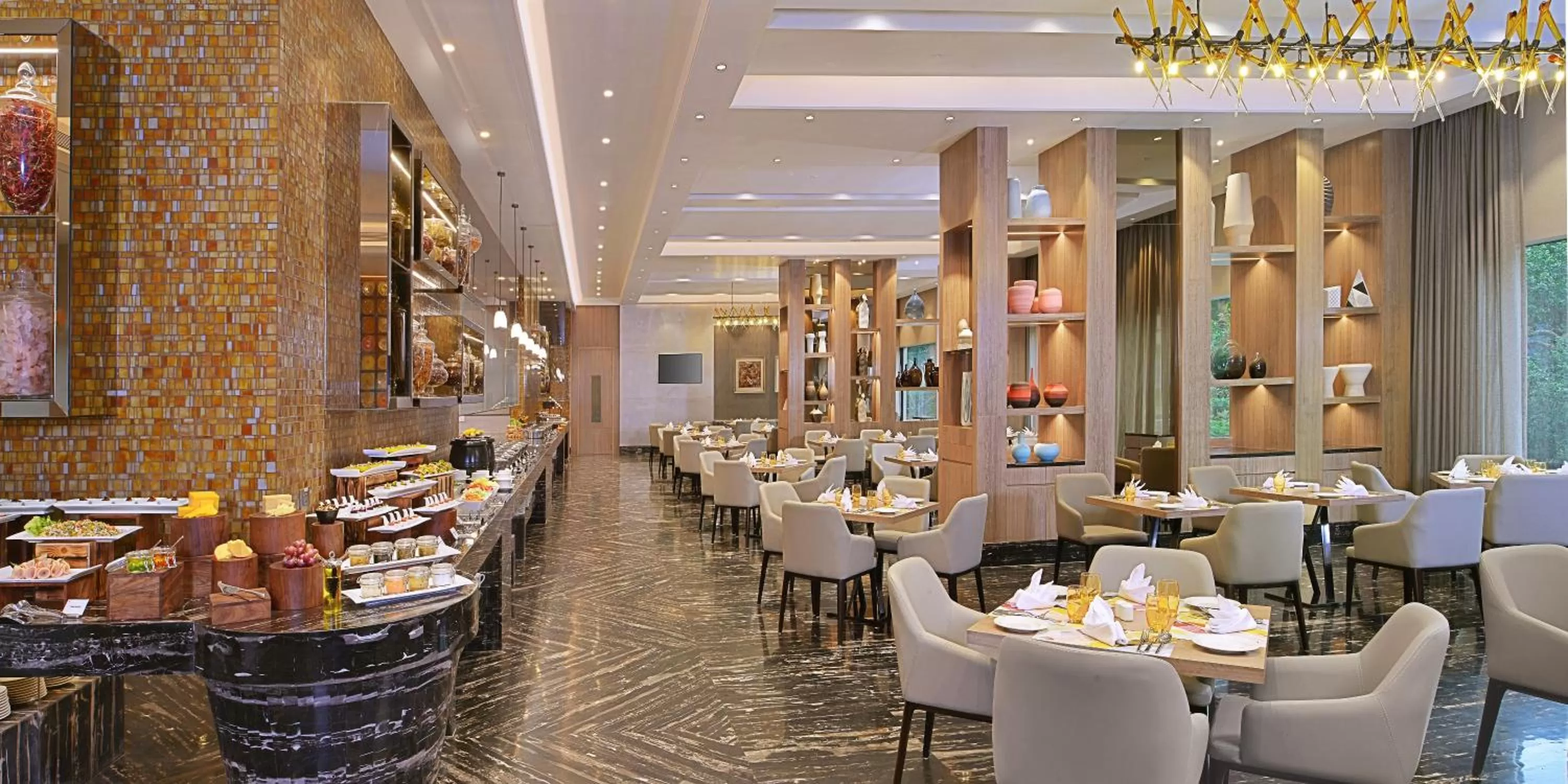 Restaurant/places to eat in Radisson Mumbai Andheri MIDC