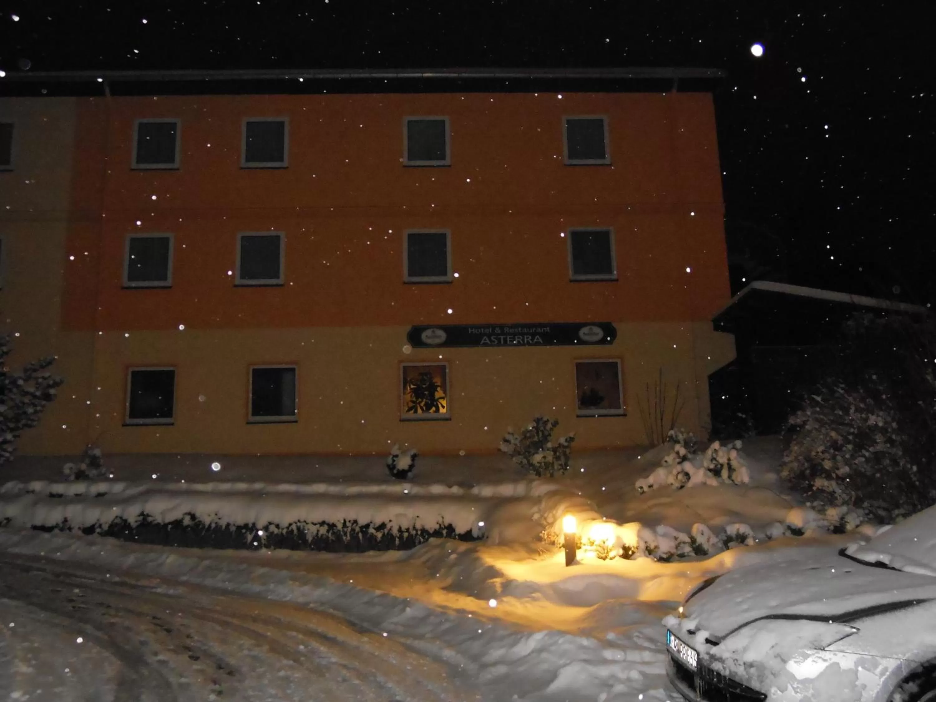 Facade/entrance, Winter in Hotel Asterra