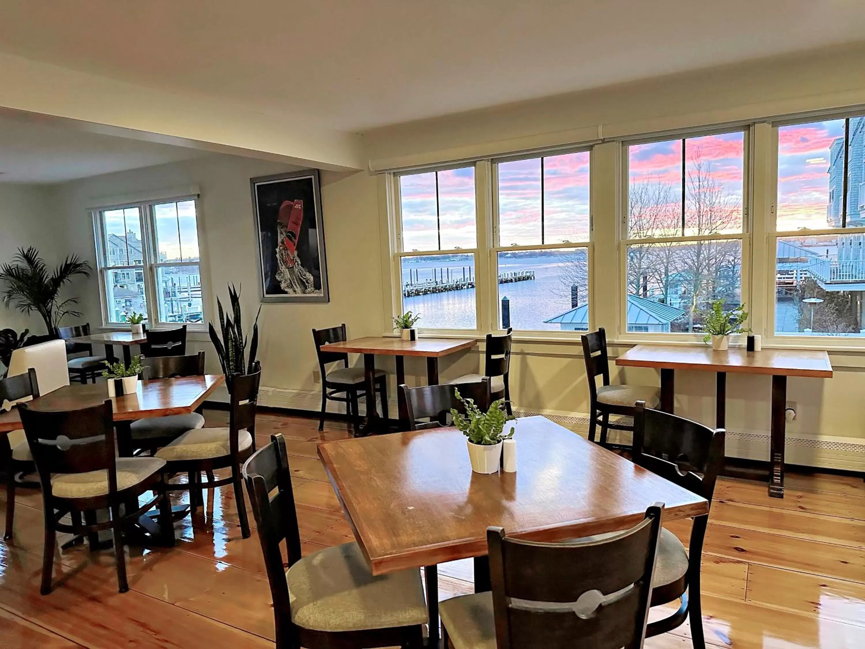 Breakfast in Harborside Inn