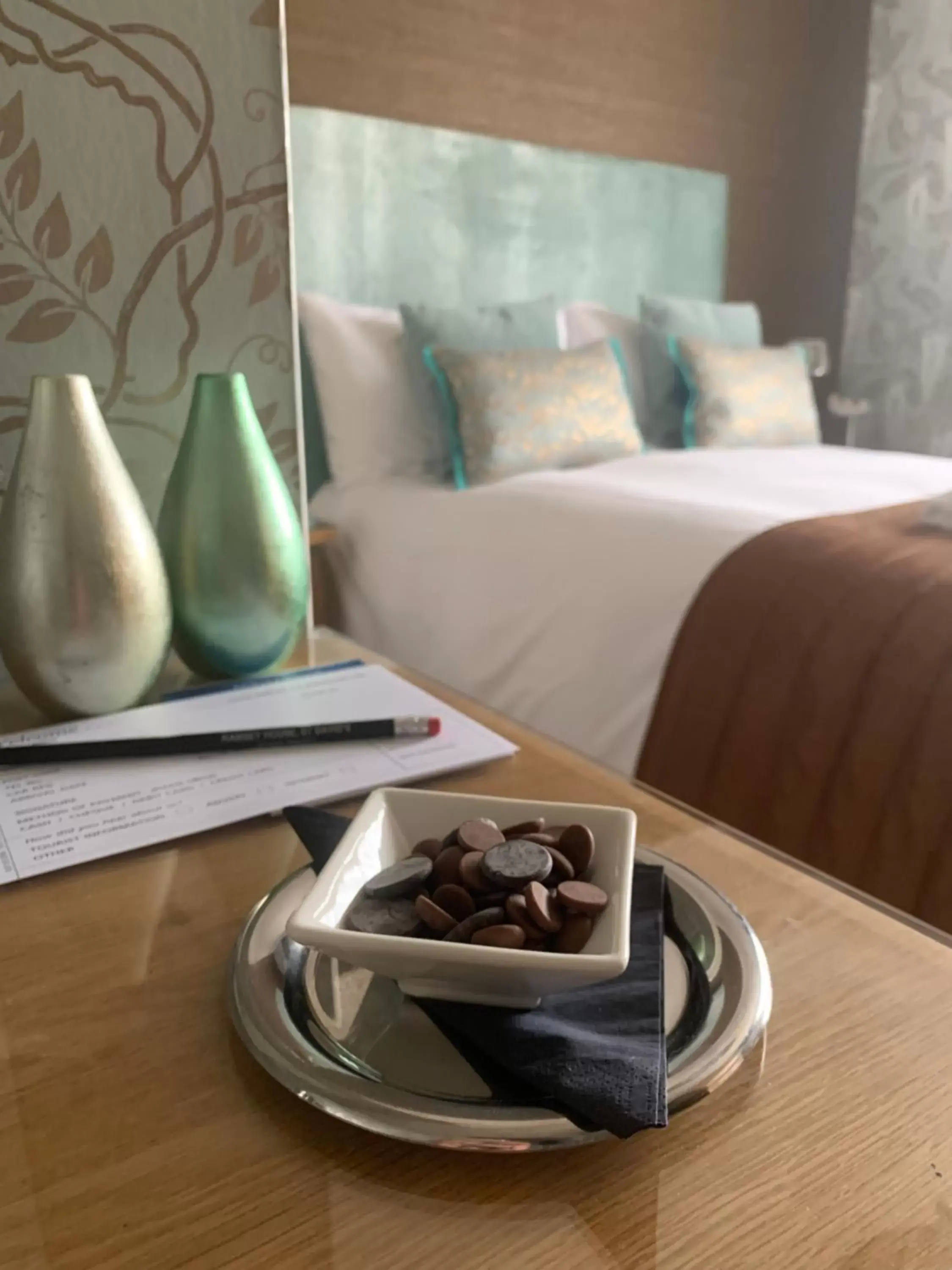 Deluxe Double Room with Shower in Ramsey House - Luxury Licensed B&B - Parking and Guest Lounge Deluxe Double Room with Shower in Ramsey House - Luxury Licensed B&B - Parking and Guest Lounge