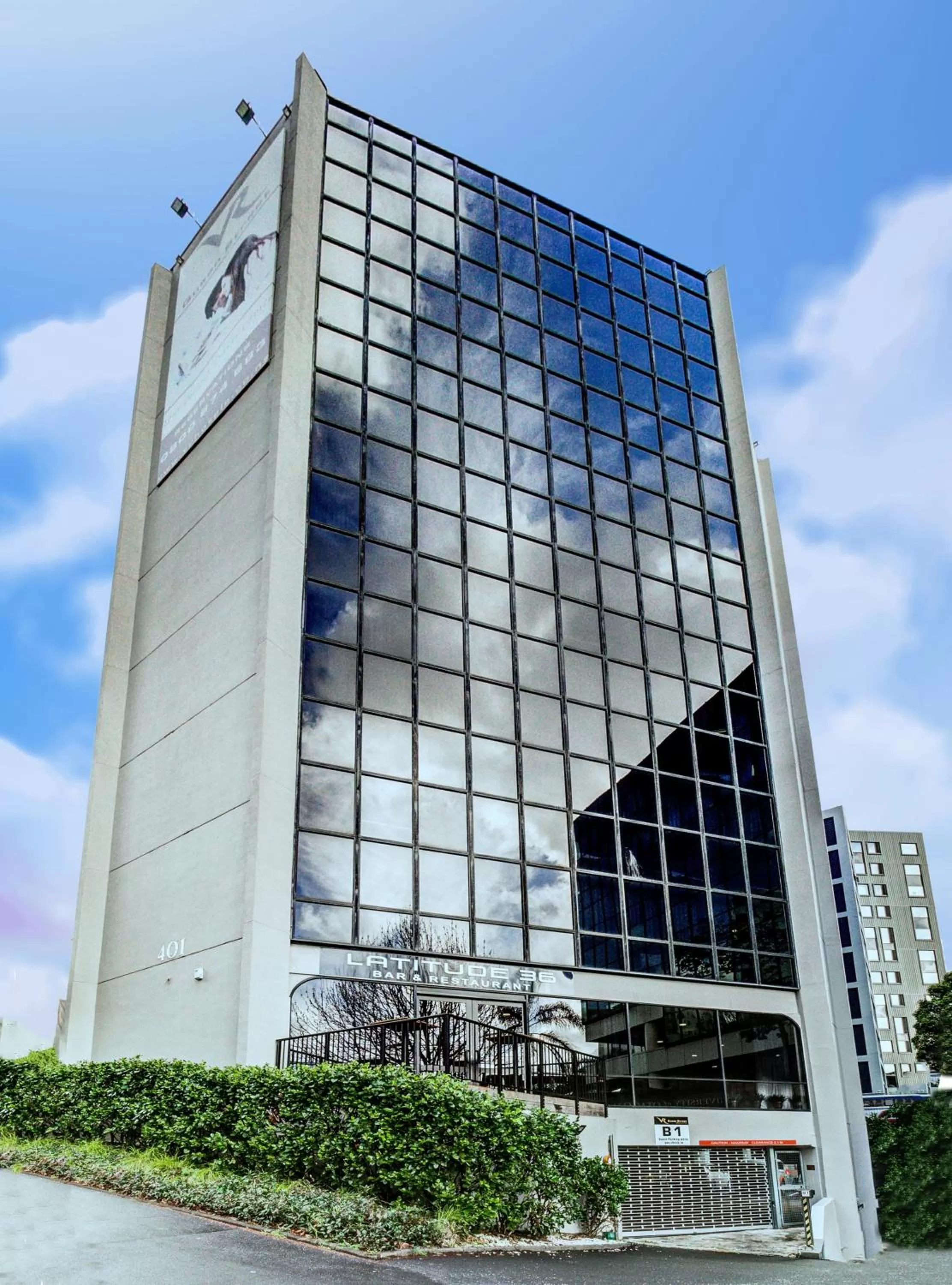 Property building in VR Queen Street Hotel & Suites