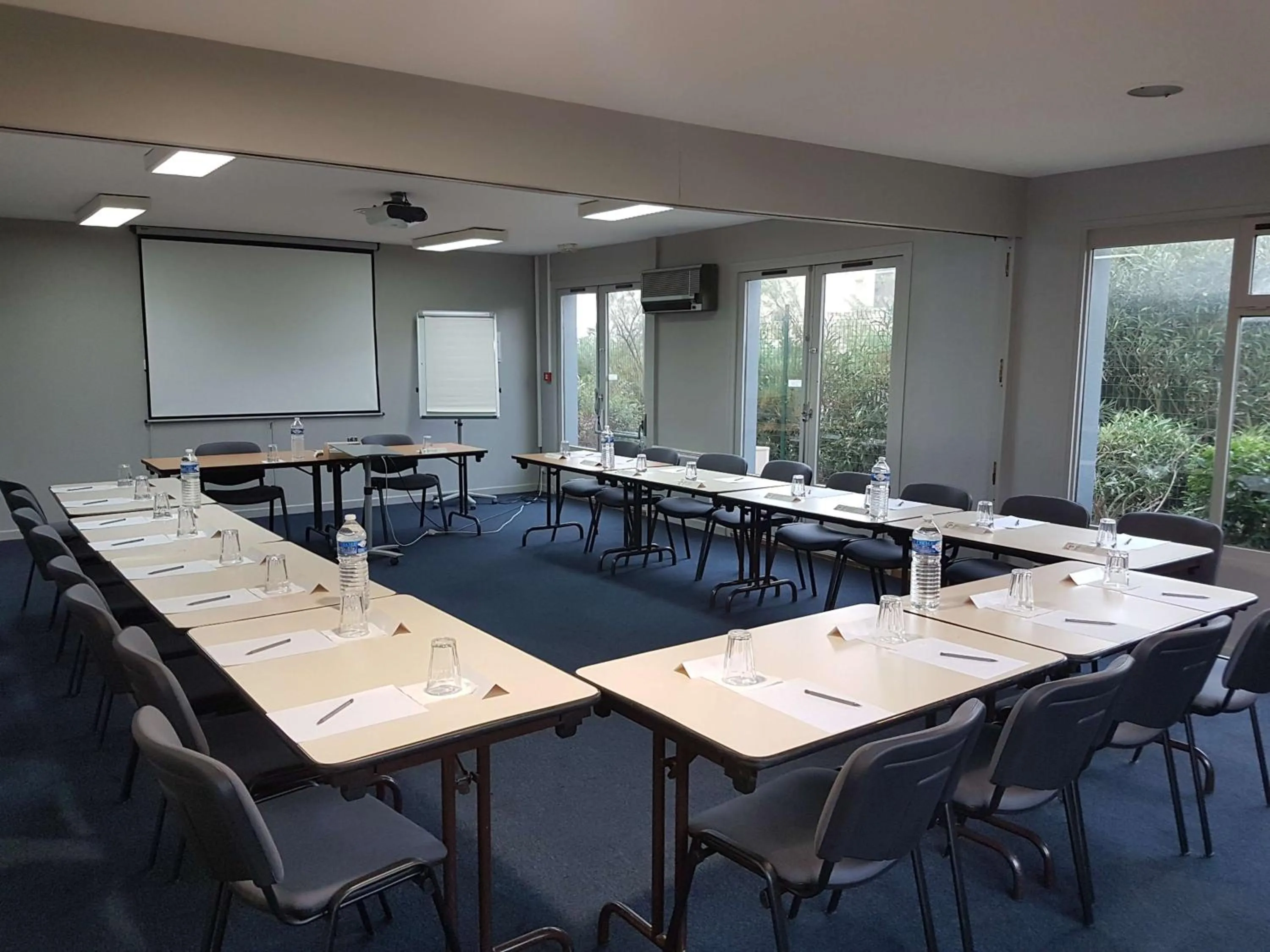 Meeting/conference room in Campanile Salon-De-Provence