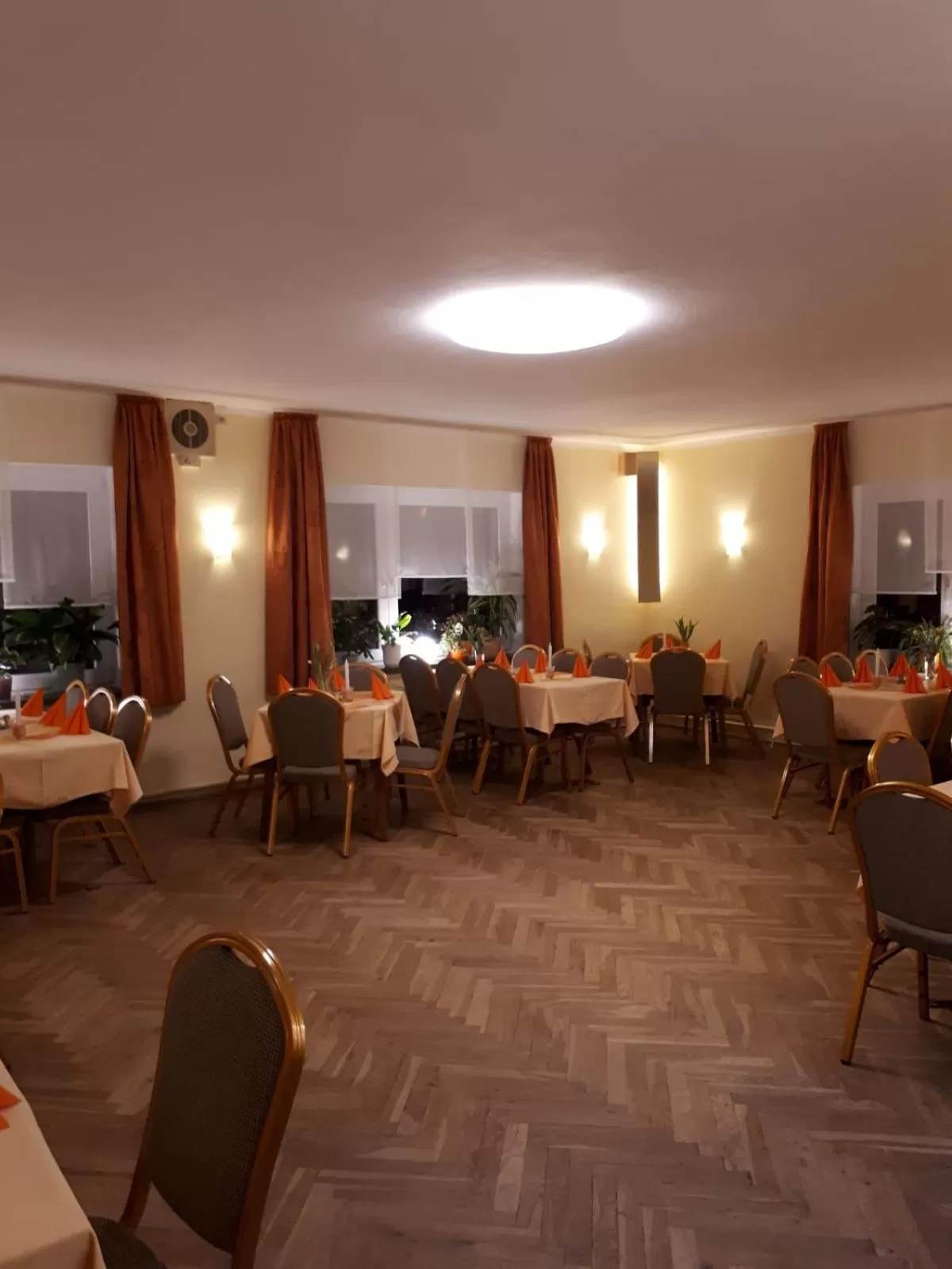 Restaurant/places to eat in Hotel & Pension Aßmann