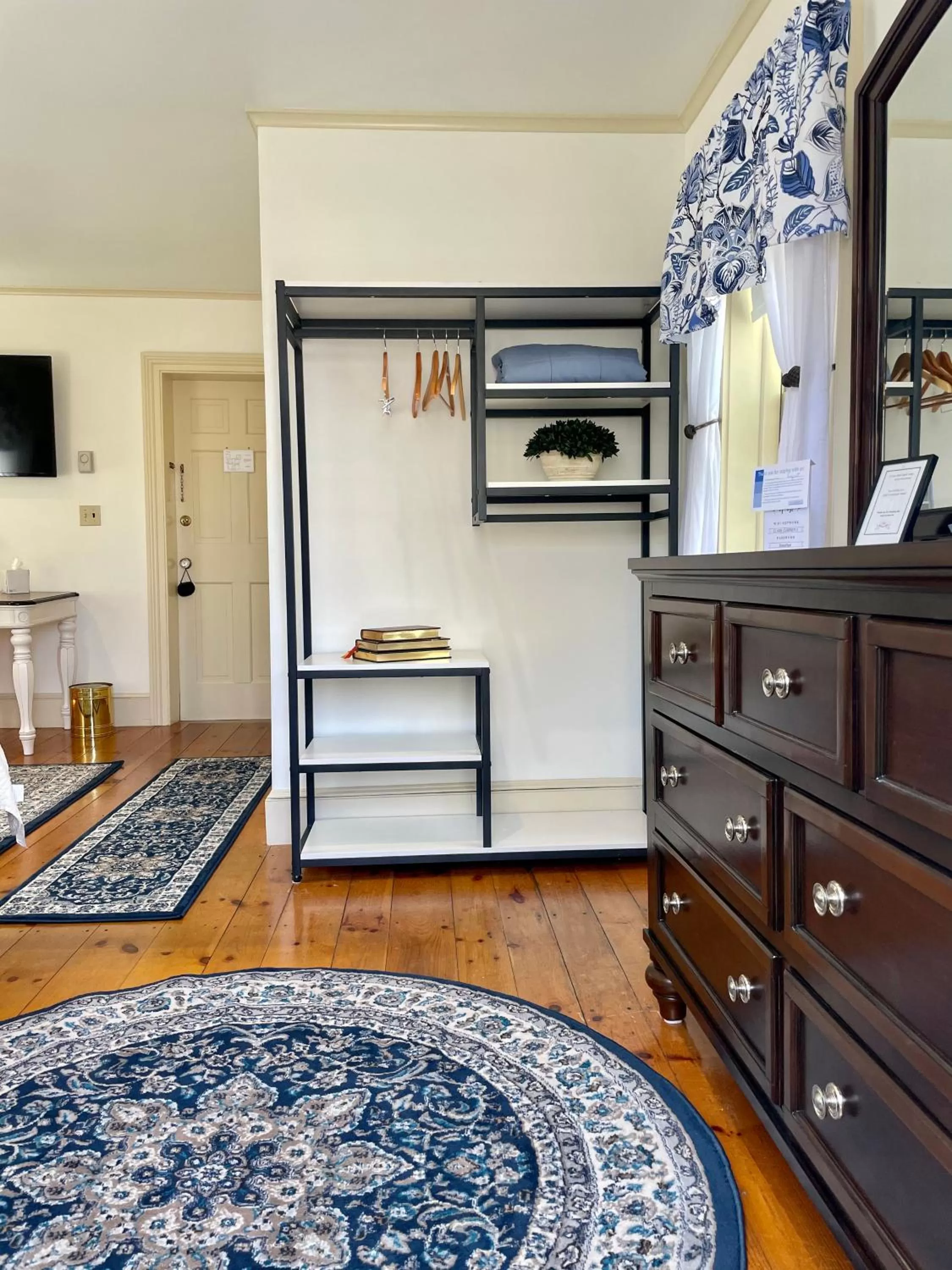 Bedroom, TV/Entertainment Center in Clark Currier Inn