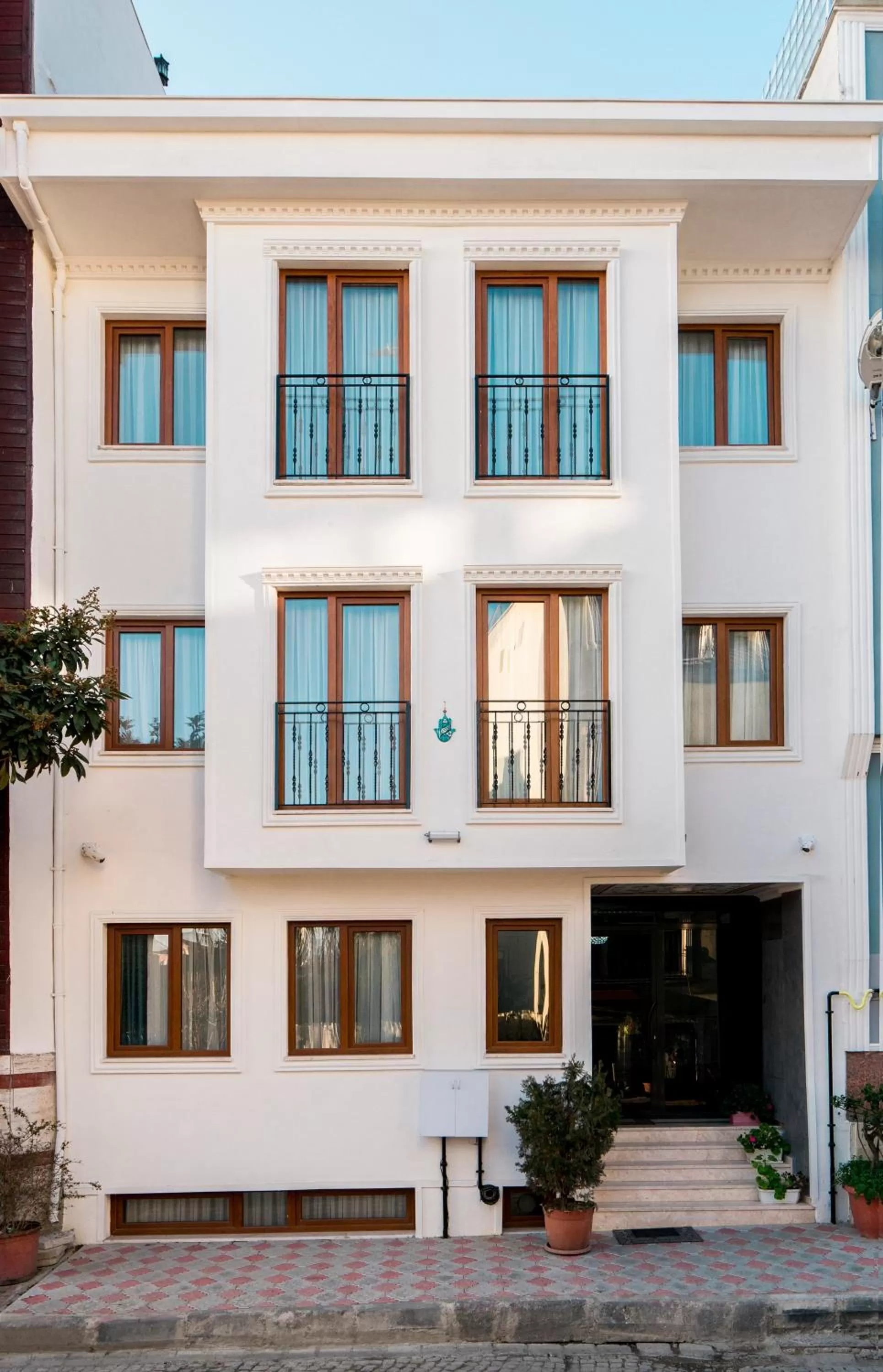 Facade/entrance in ATAM HOTEL