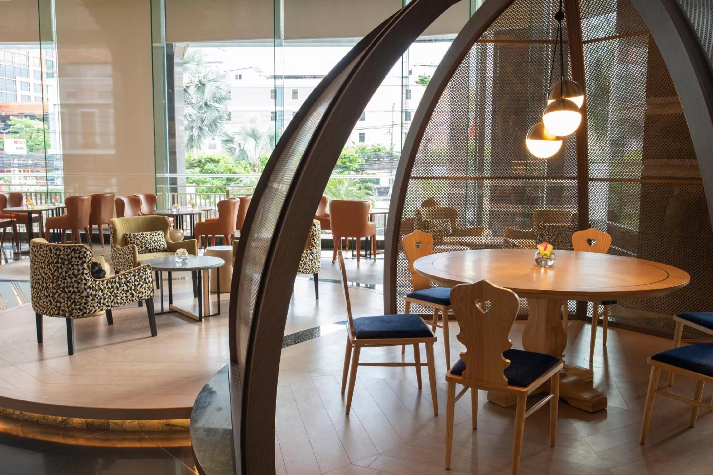 Restaurant/places to eat in Swissotel Bangkok Ratchada