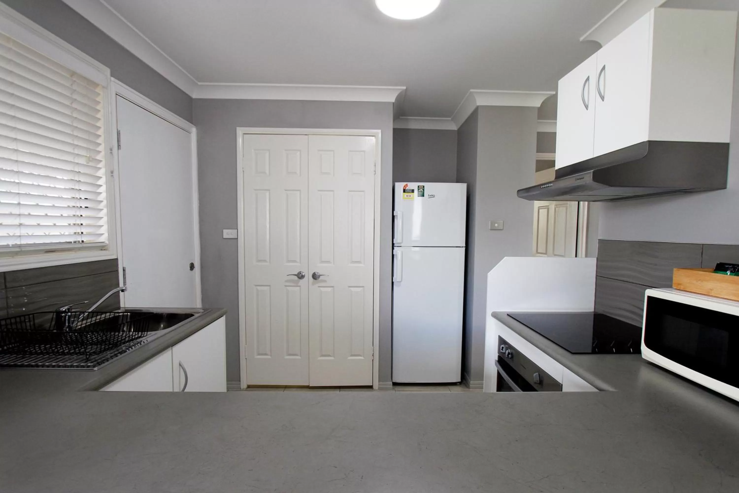 Kitchen or kitchenette in The Stirling Motel