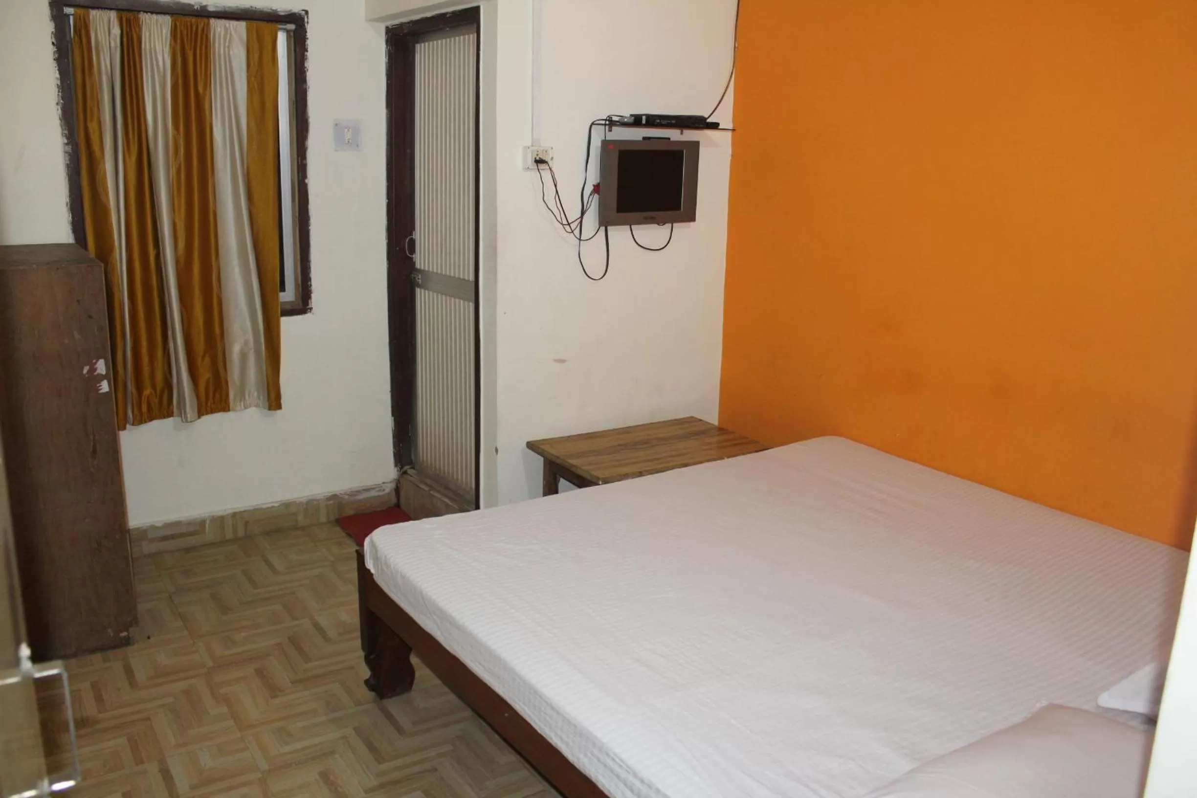 Economy Double Room - single occupancy in Hotel Vijay
