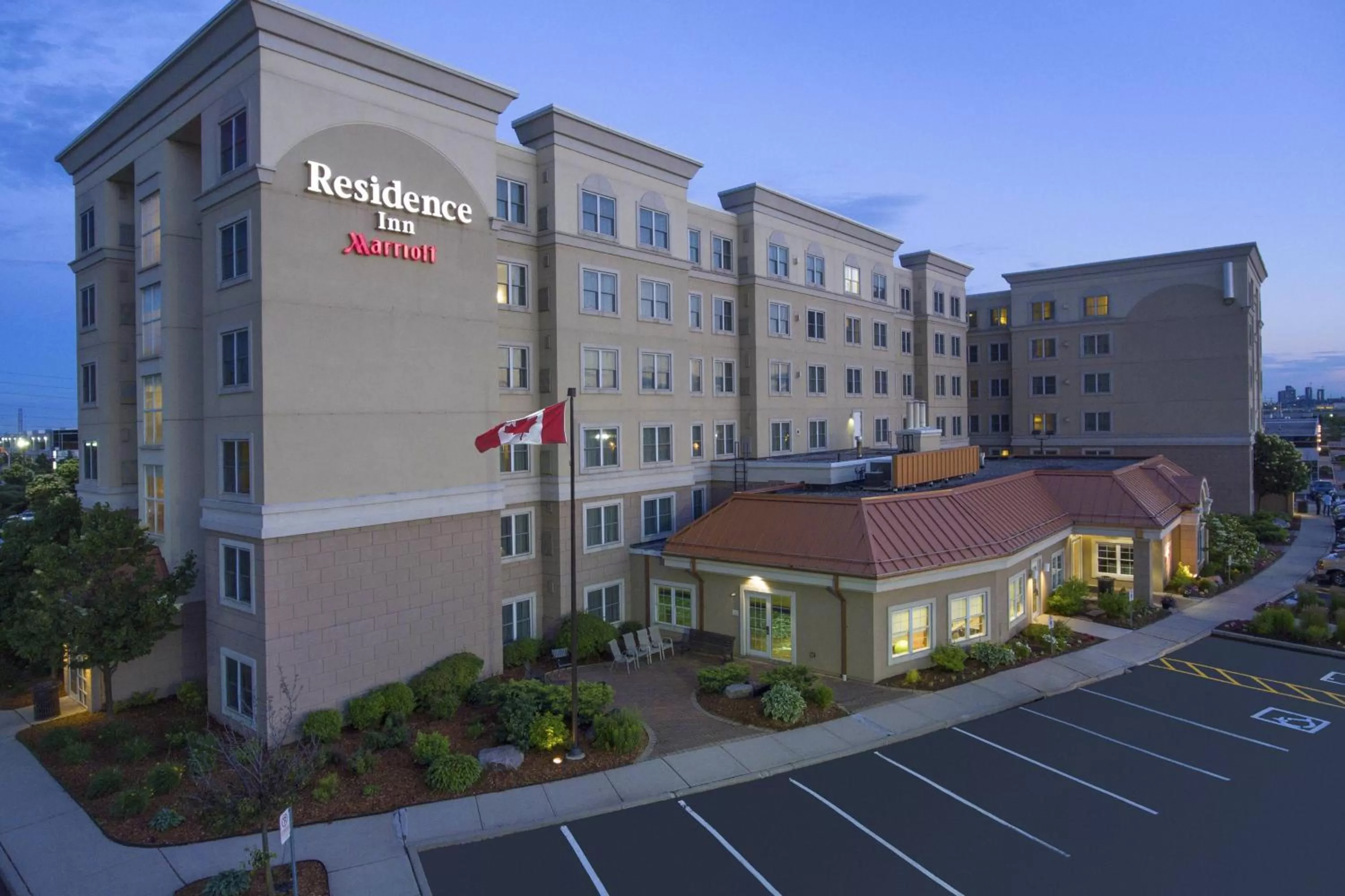 Residence Inn by Marriott Mississauga-Airport Corporate Centre West