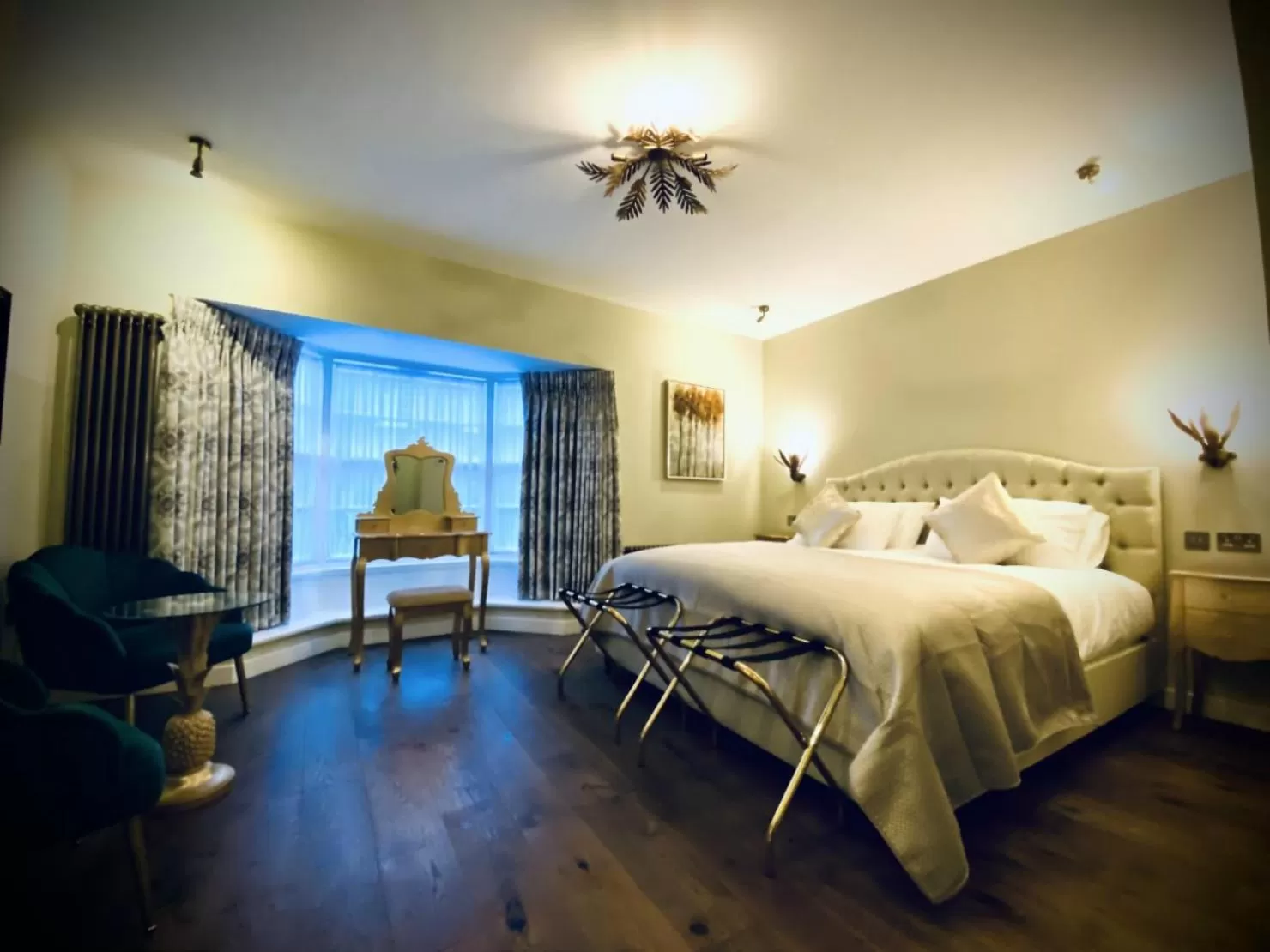 Photo of the whole room, Bed in The Cherry Tree Hotel