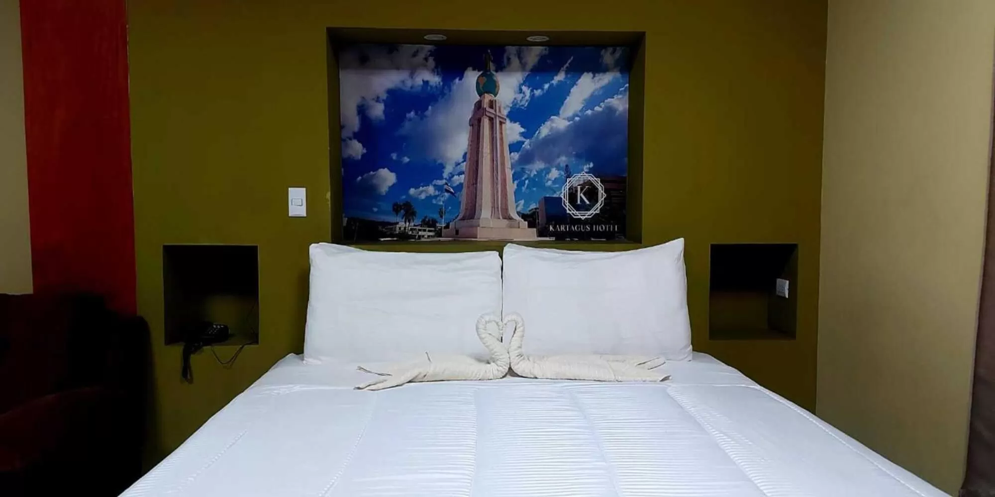 Bed in Kartagus Hotel