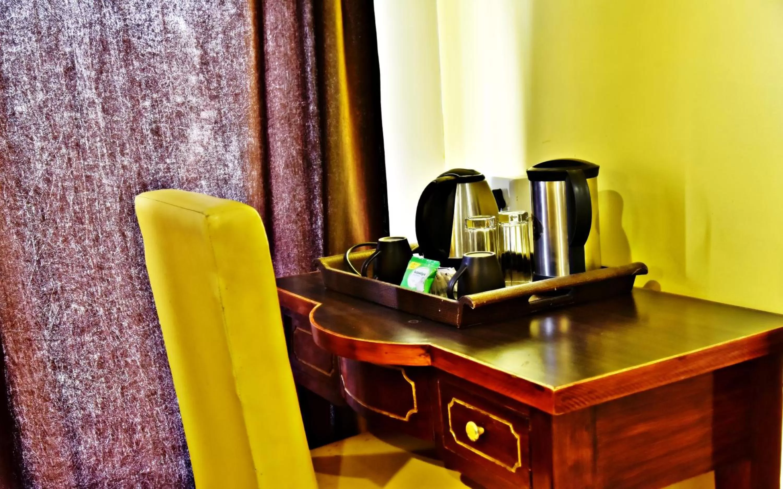 Coffee/tea facilities in Sood's Himalayan Vista