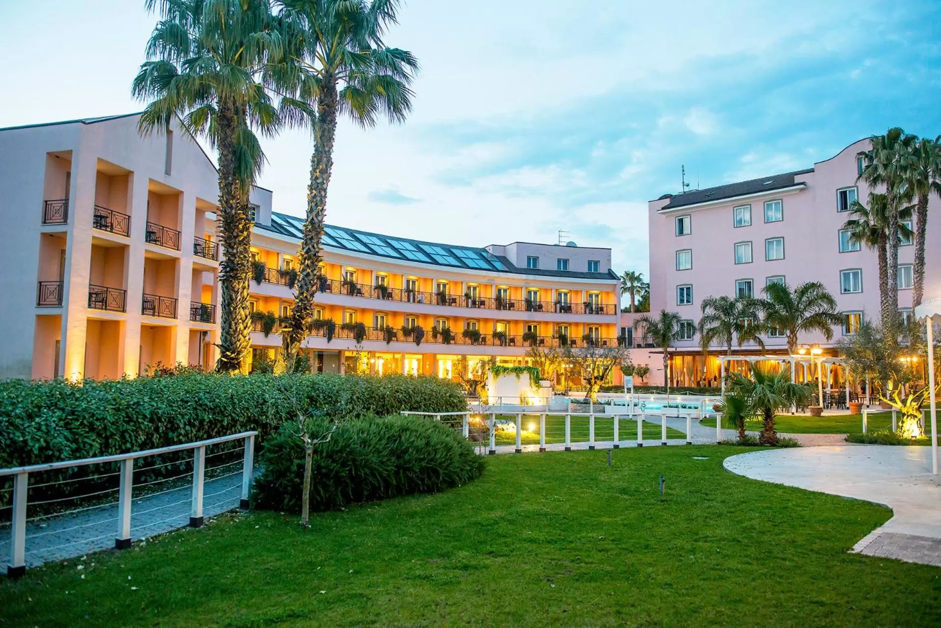 Garden in Hotel Isola Sacra Rome Airport