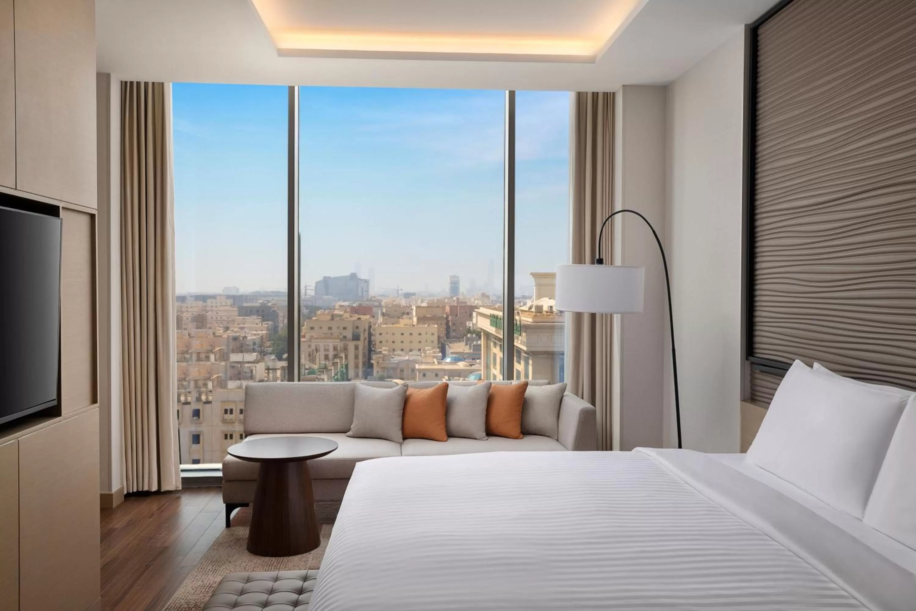 Photo of the whole room, Bed in Jeddah Marriott Hotel Madinah Road