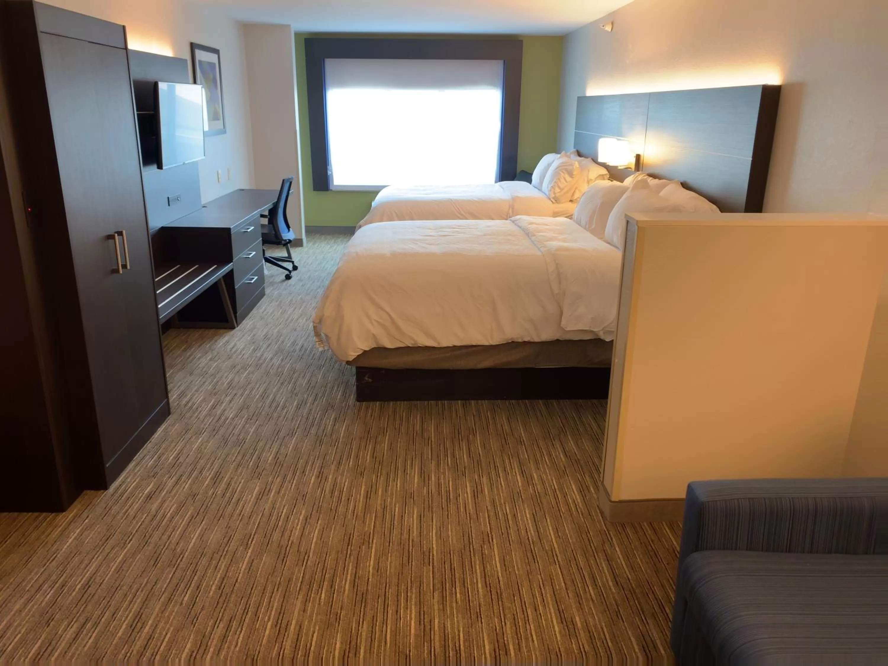 Photo of the whole room, Bed in Holiday Inn Express & Suites Exmore - Eastern Shore by IHG