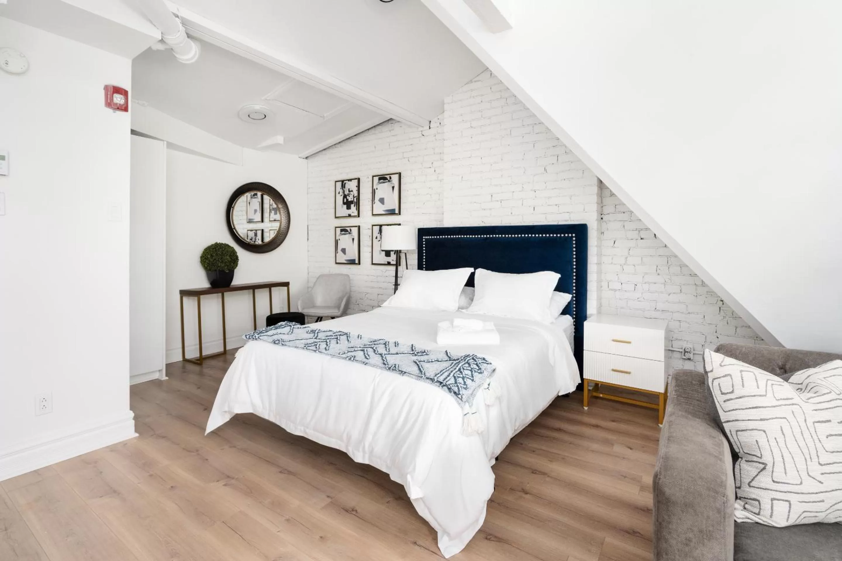 Bed in Le Penfield Par Nomade MTL