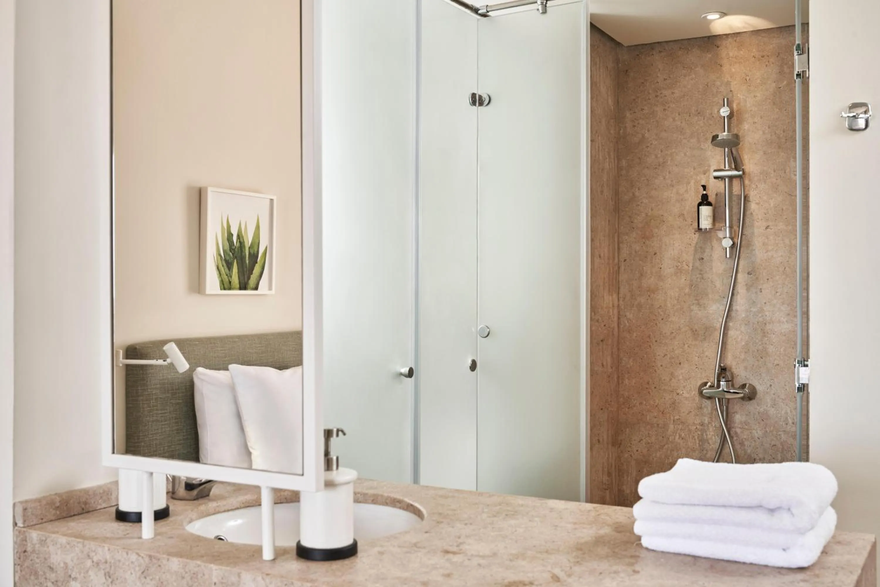 Bathroom in Captain's Inn Hotel