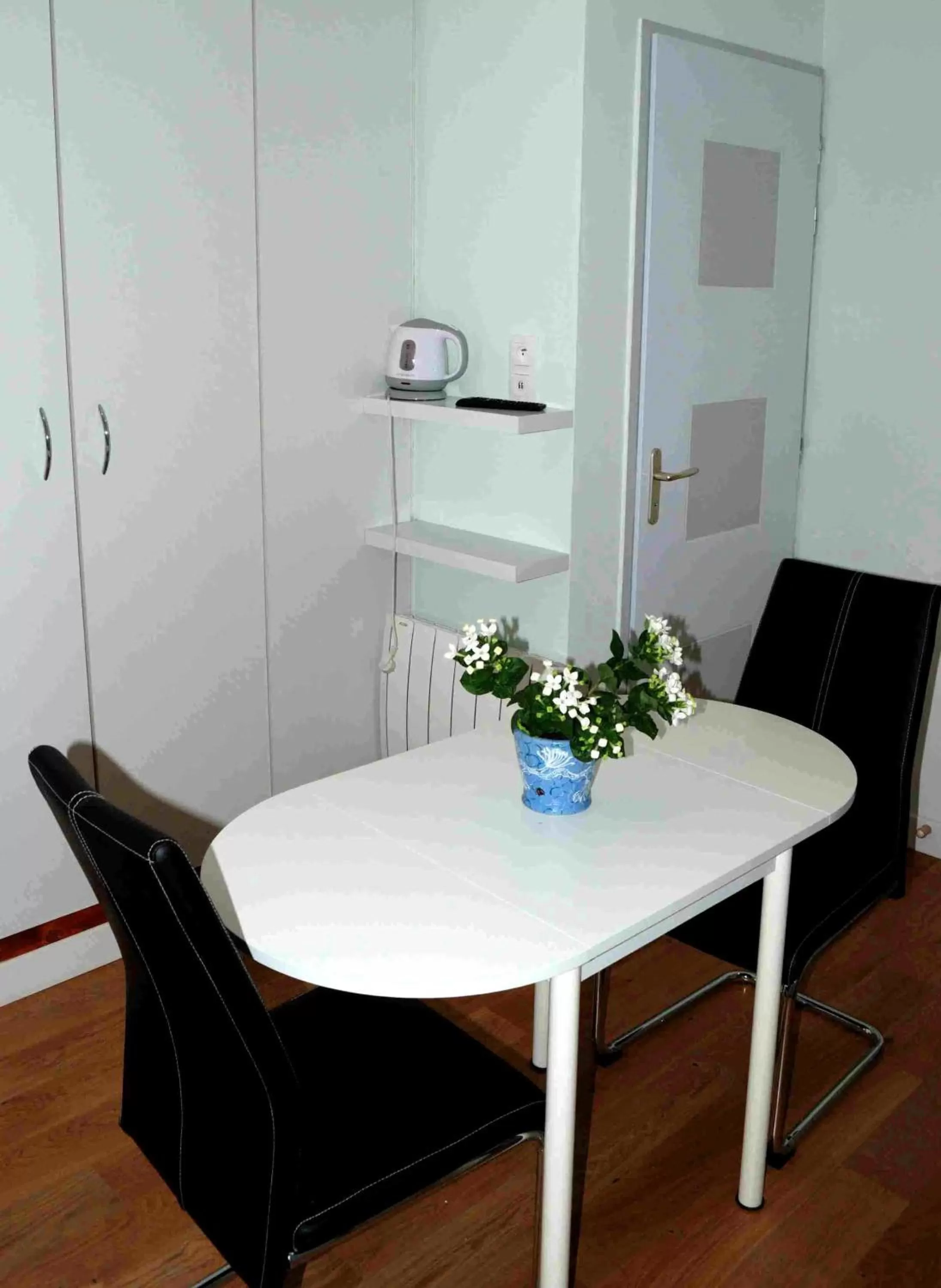 Dining Area in Apparthotel Douai Gare