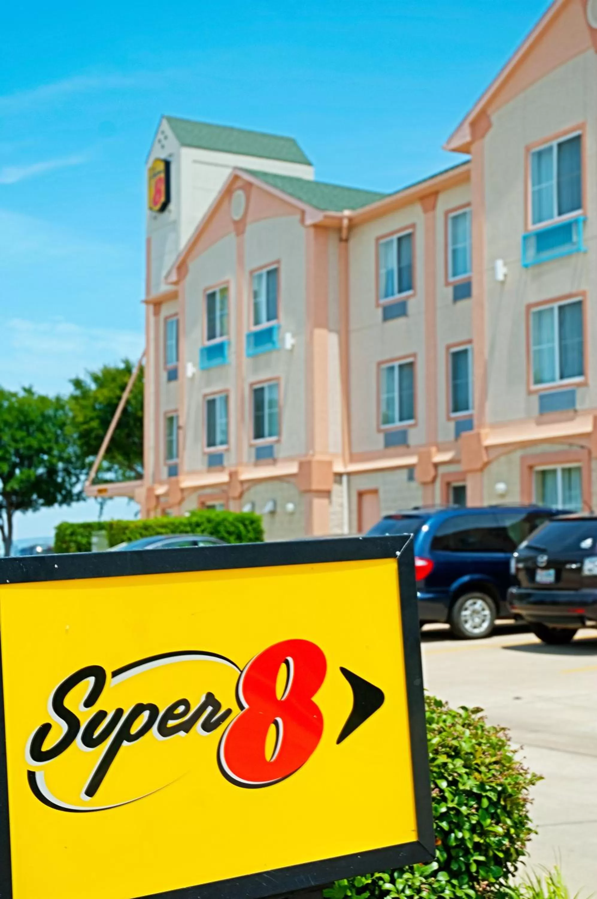 Facade/entrance in Super 8 by Wyndham Irving/DFW Apt/North
