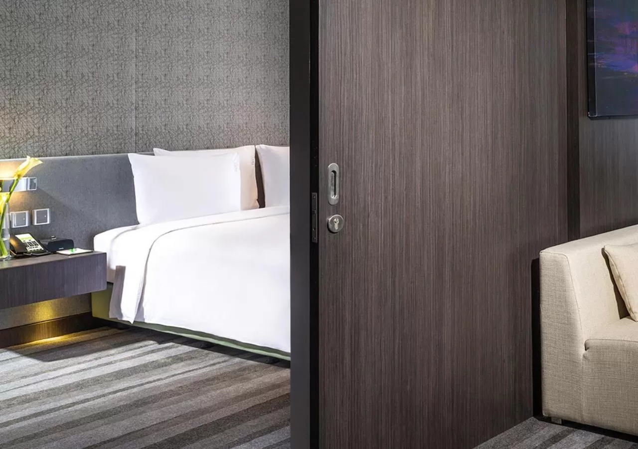 Bed in Holiday Inn Bangkok Sukhumvit by IHG