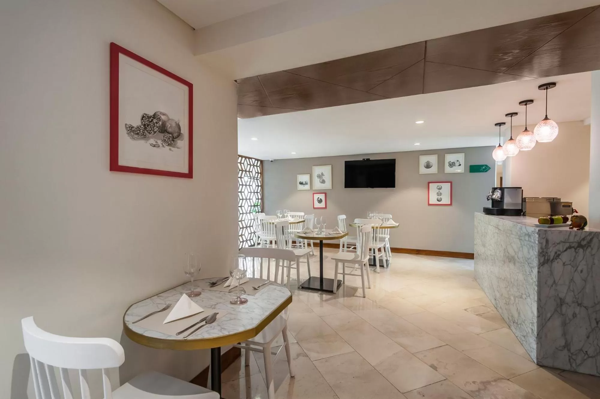 Restaurant/places to eat in FCH Hotel Providencia