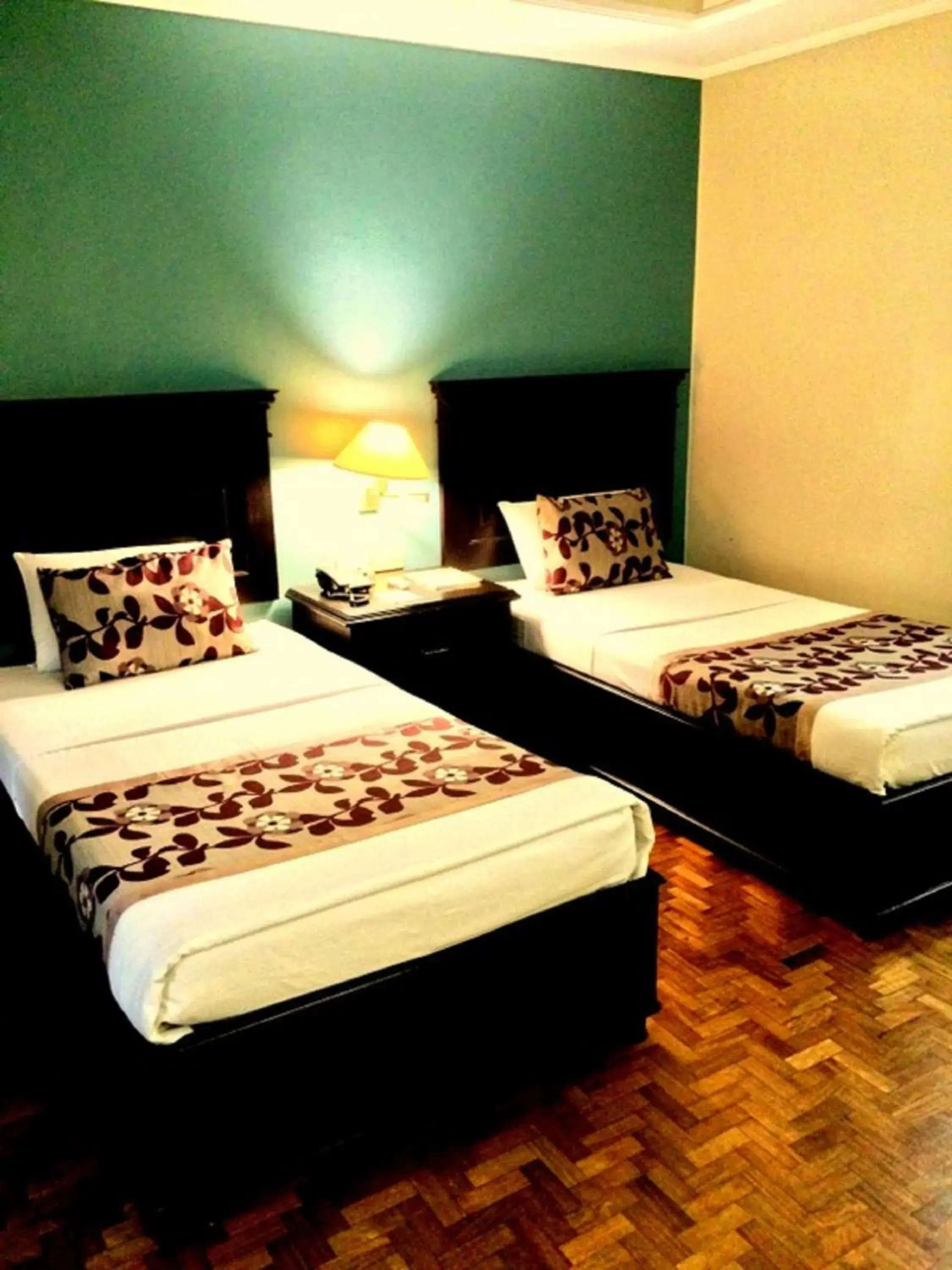 Standard Double or Twin Room in El Cielito Inn - Sta. Rosa Standard Double or Twin Room in El Cielito Inn - Sta. Rosa