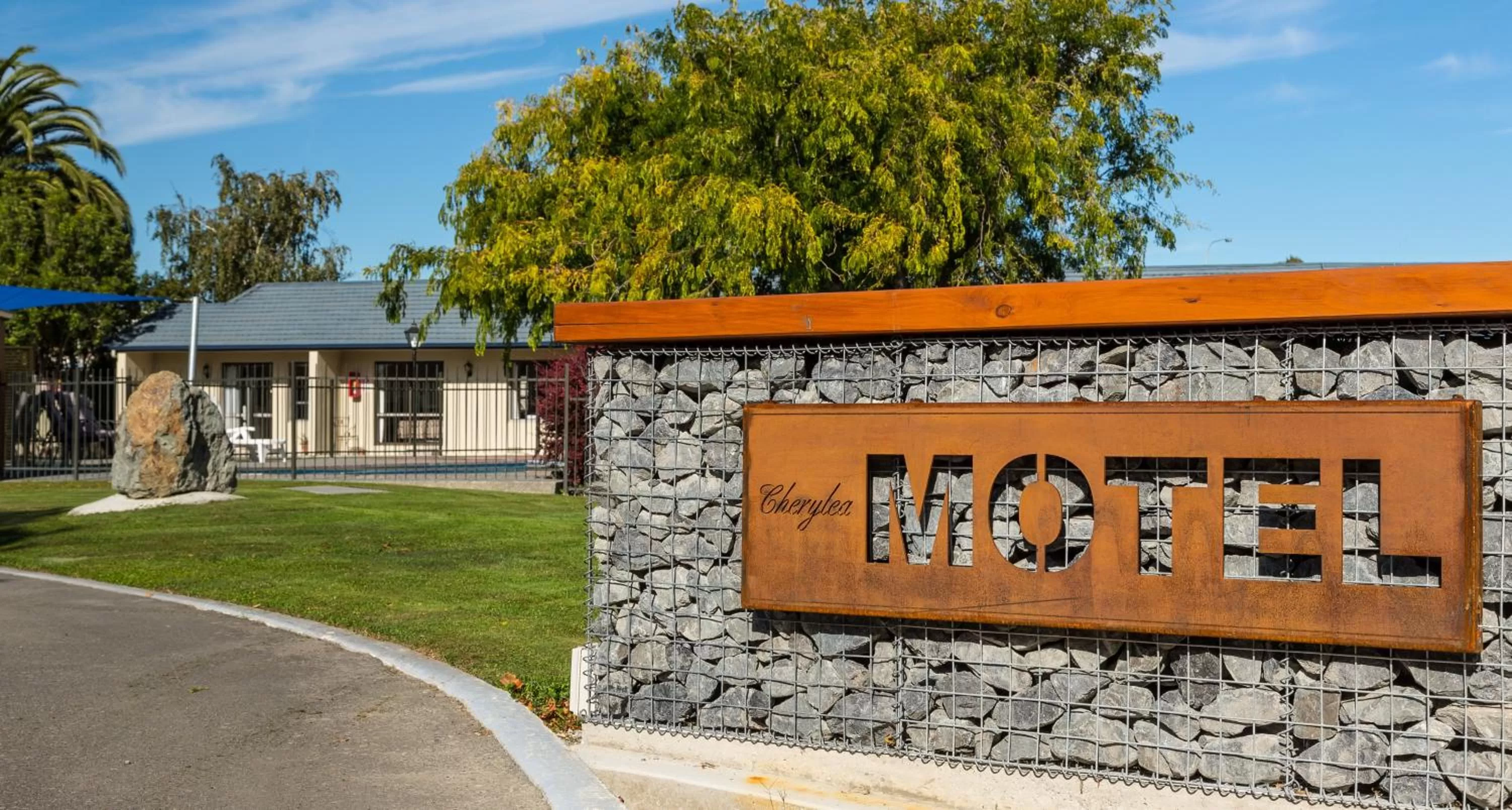 Day in Cherylea Motel