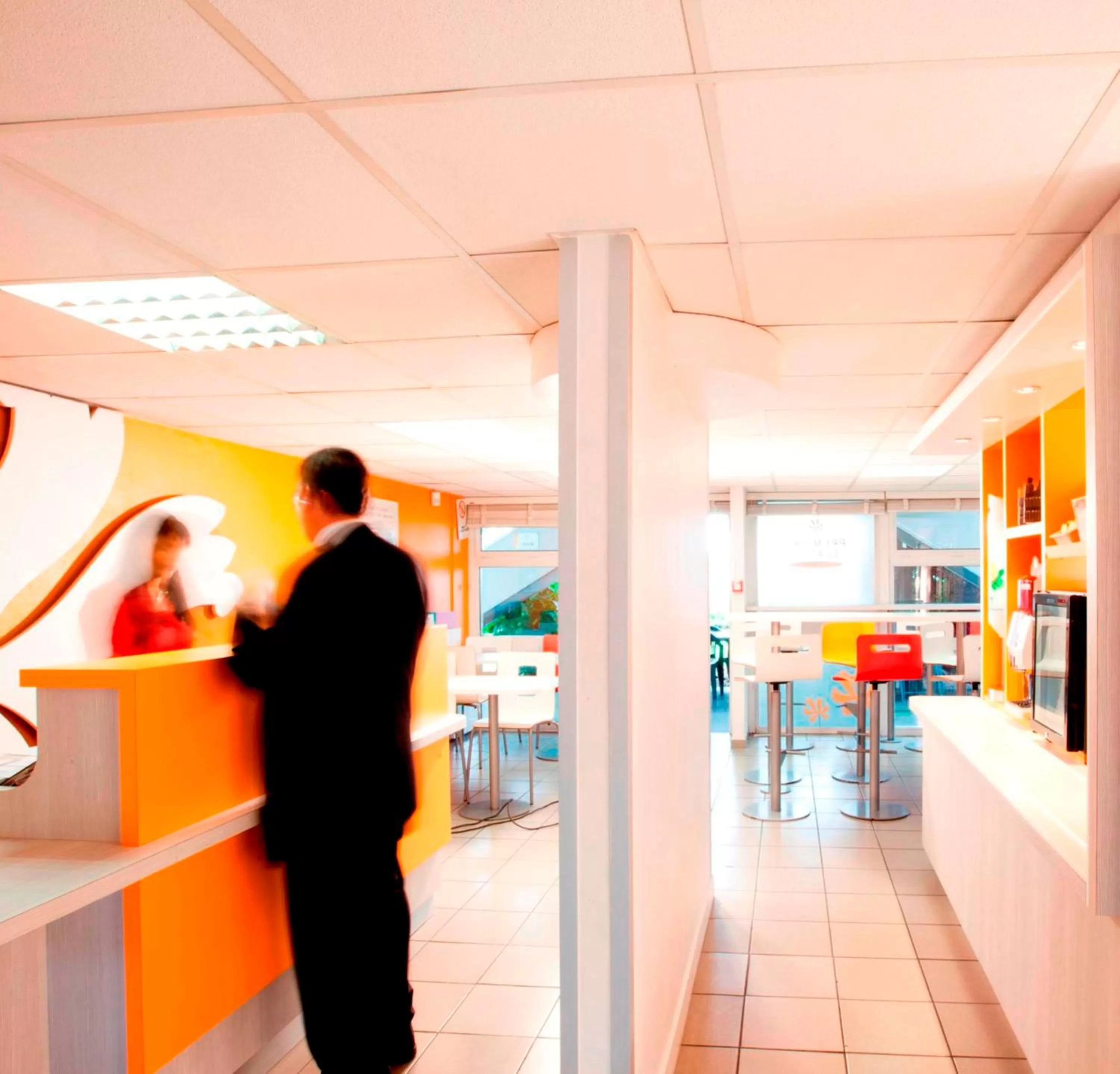 Lobby or reception in Premiere Classe Lille Sud - Douai Cuincy