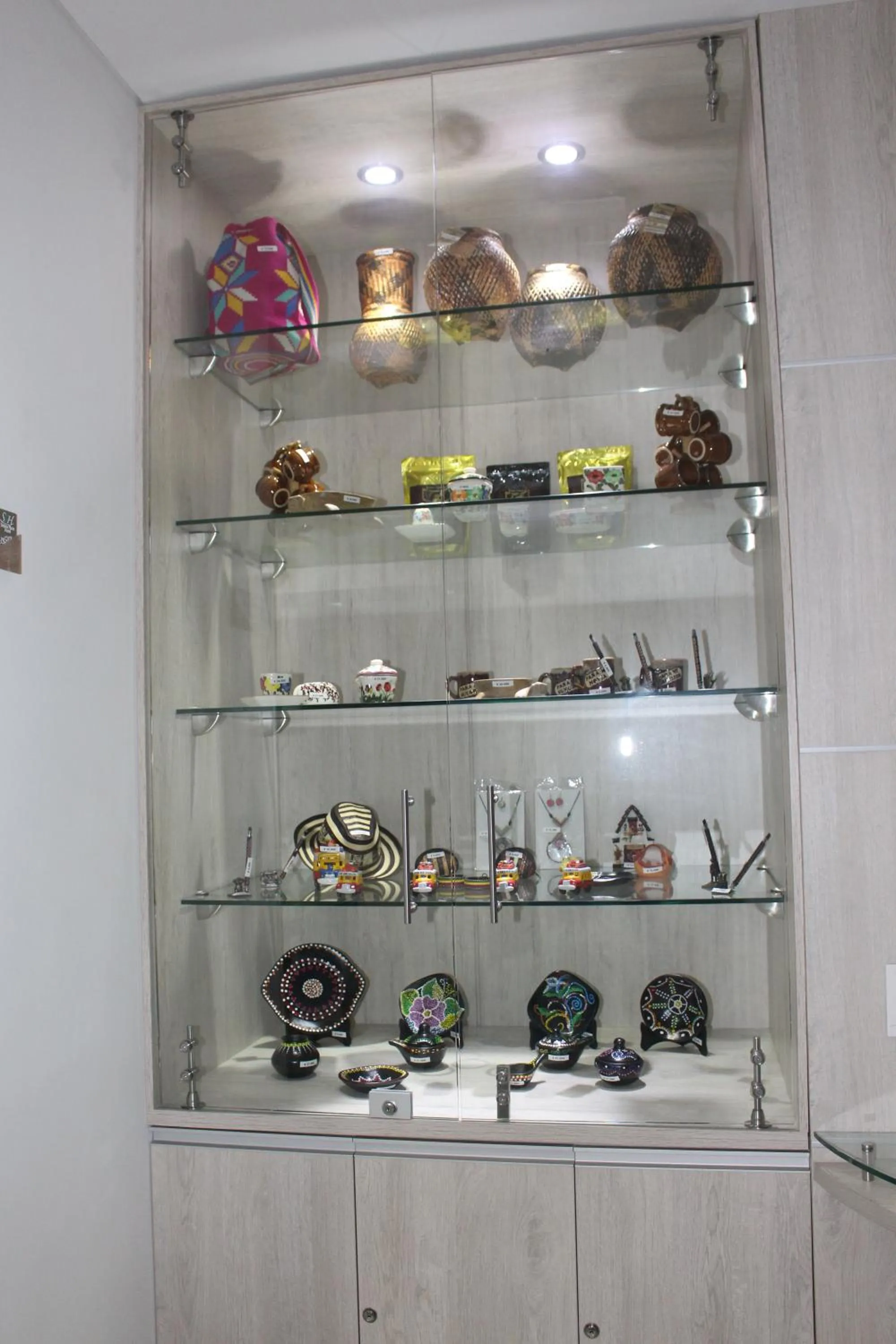 On-site shops in Hotel Sixtina Plaza Medellin