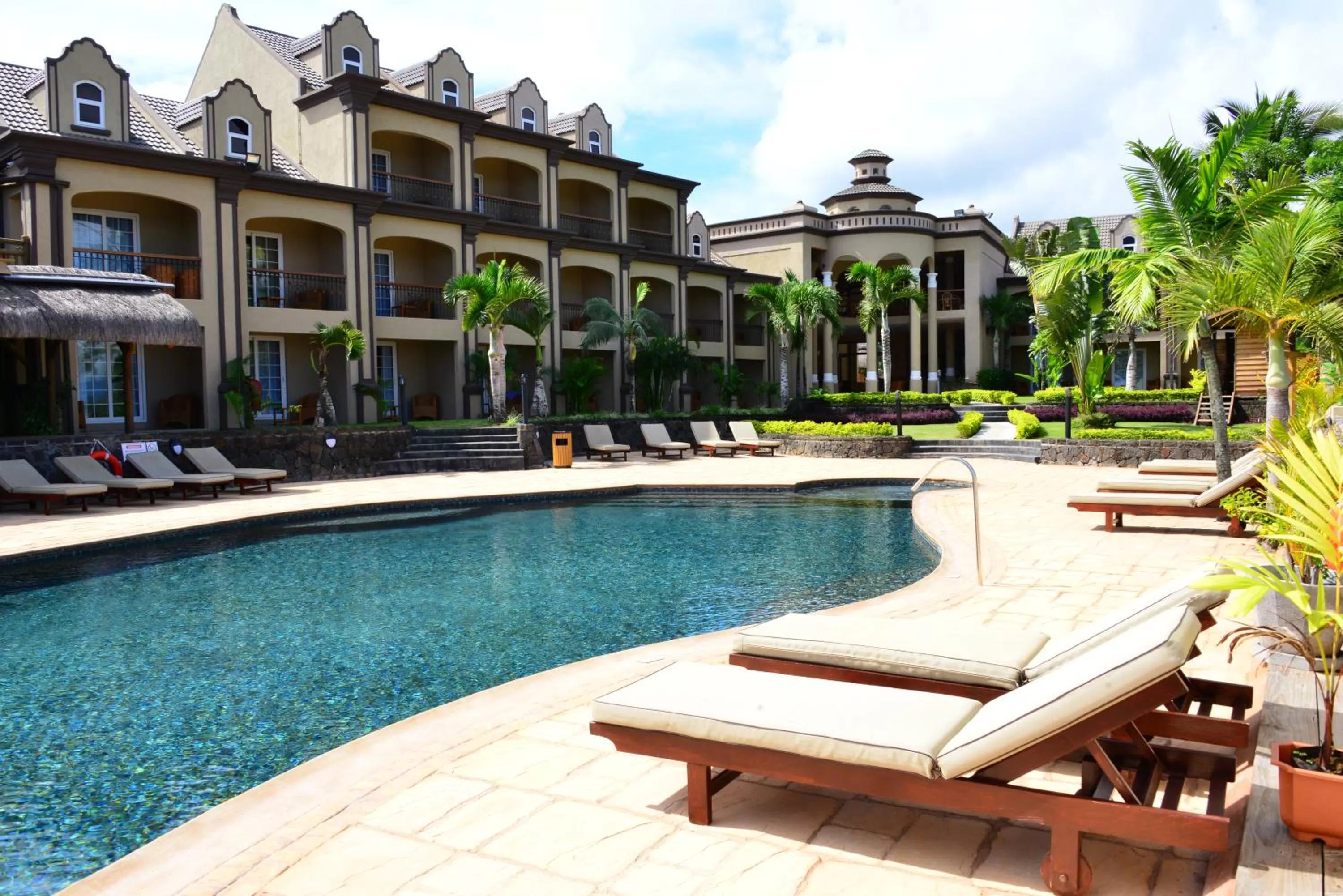 Property building in Sunset Reef Resort & Spa